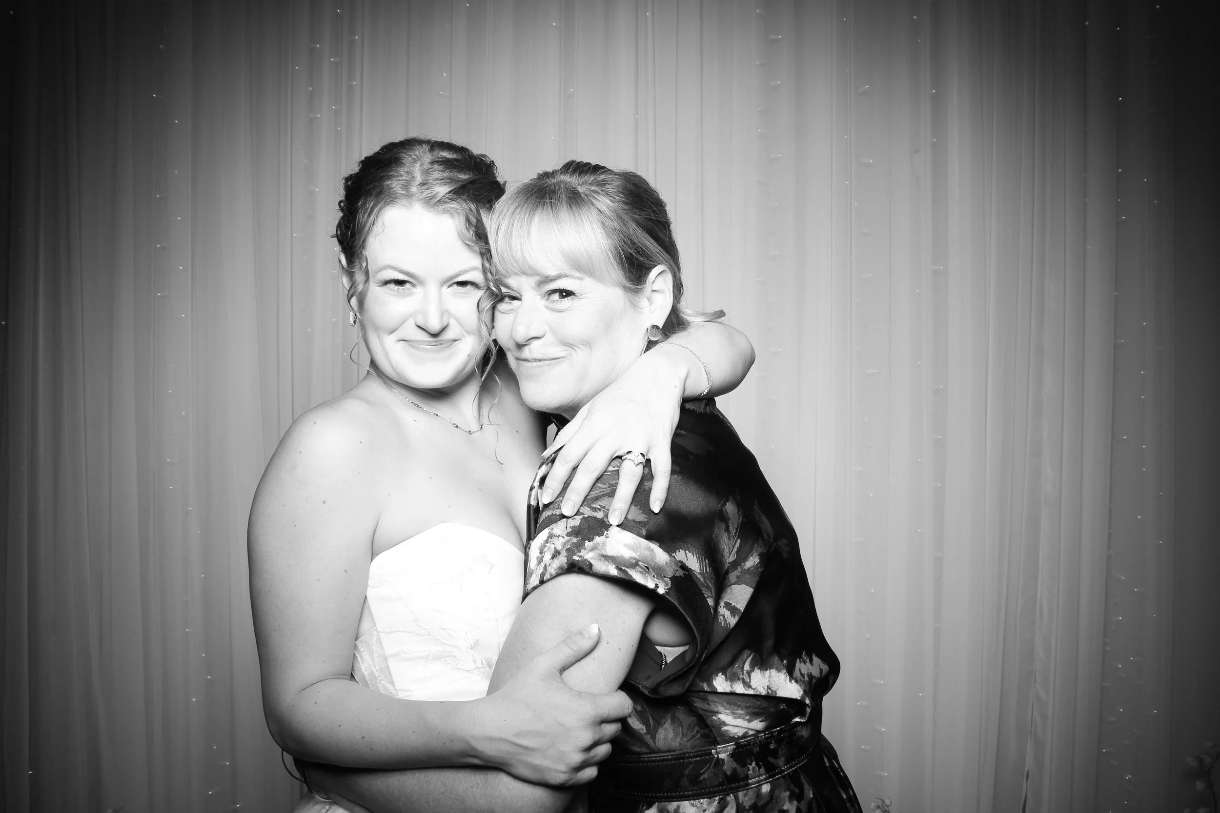 Ravenswood_Event_Center_Showroom_Wedding_022.jpg