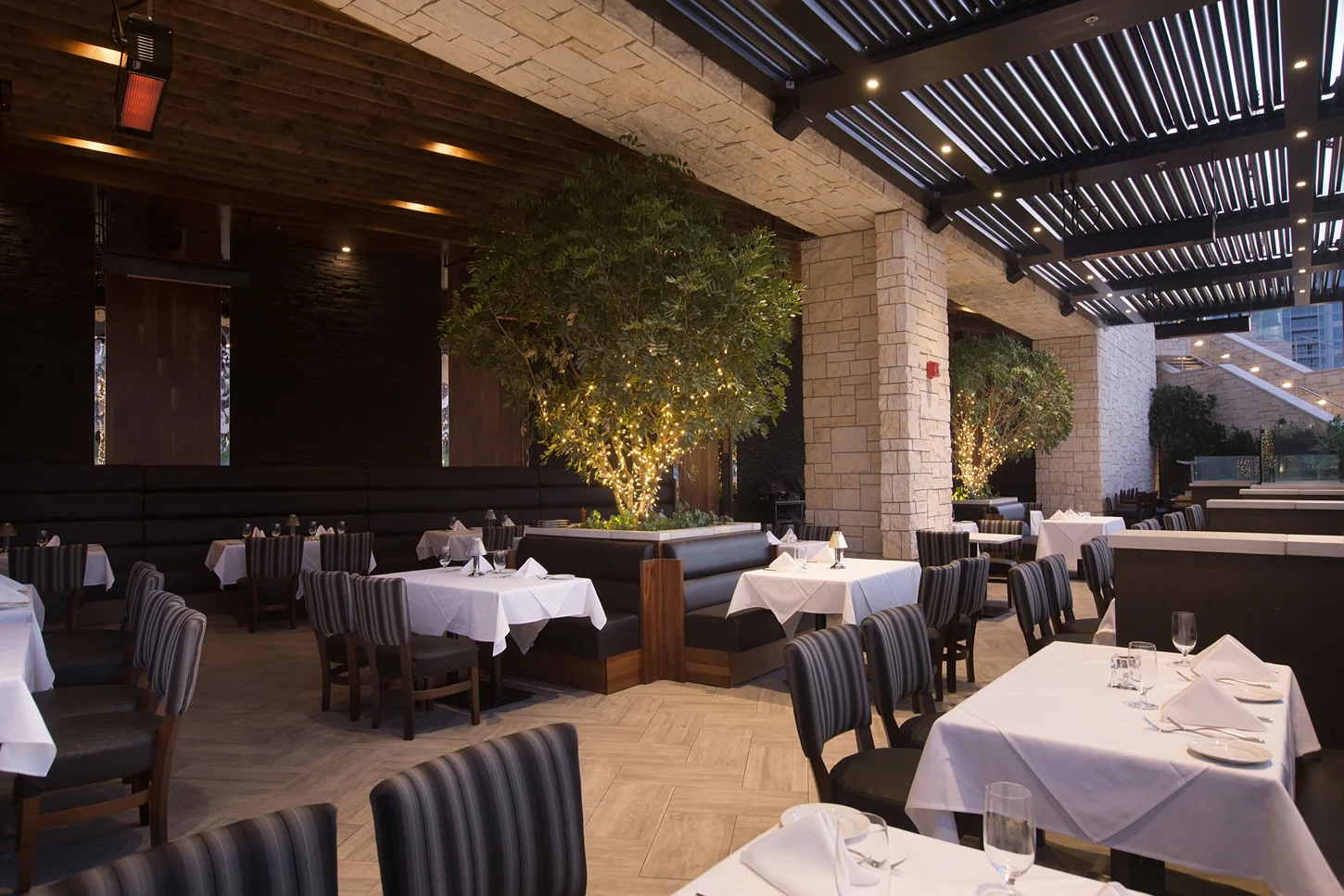 107_Larsons Steakhouse.jpg
