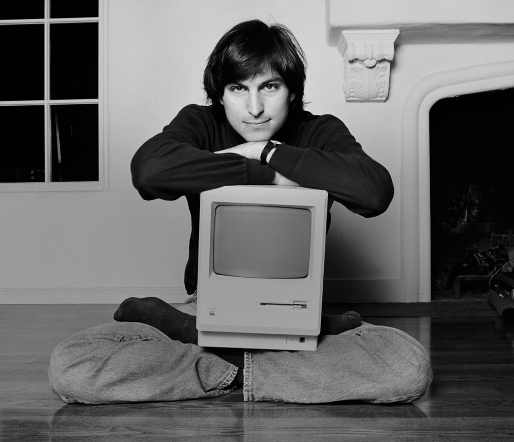 Steve-Jobs-first-mac.png