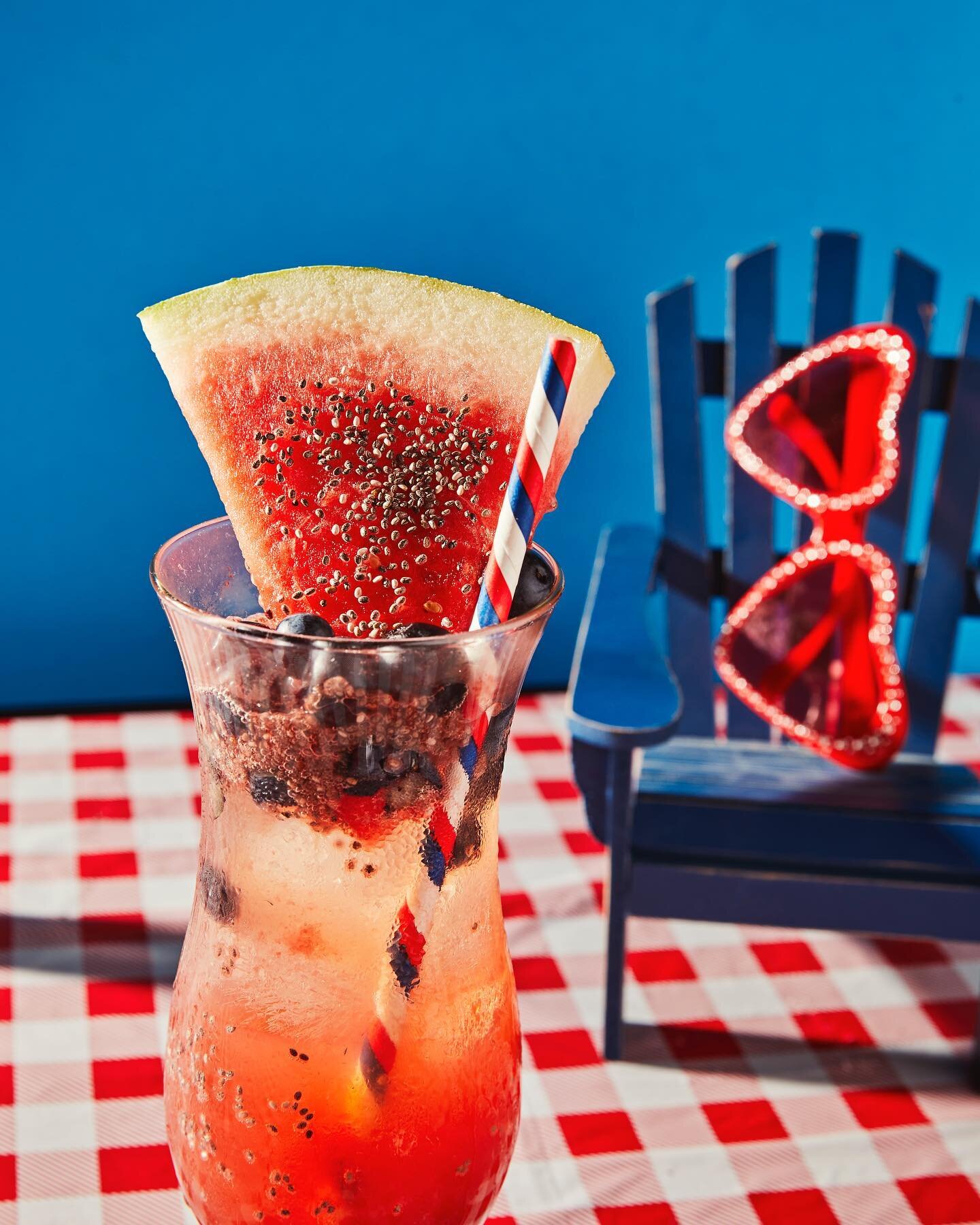 Watermelon chia cocktail for the 4th of July🍹🇺🇸
-
-
Shot for @spiceandspirit -
-
#cocktails #punch #nycbartenders #freshcocktails #shakeitup #dranks #drinkitup #customcocktails #eeeeeats #foodbloggerpro #flashesofdelight #lifeisgood #chefsofinstag