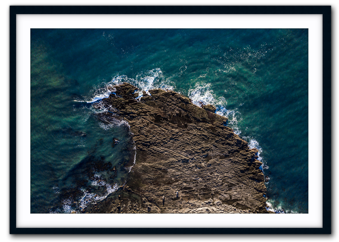 Sharkfin rock-DJI_0091-Black.png