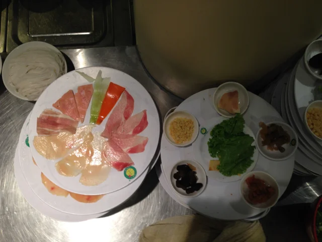 After the park we went out for one of my favorite local dishes called 过桥米线 which means&nbsp;"cross over the bridge rice noodles."&nbsp;