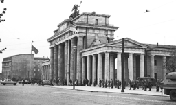 Episode 6 - Berlin Wall 1.png