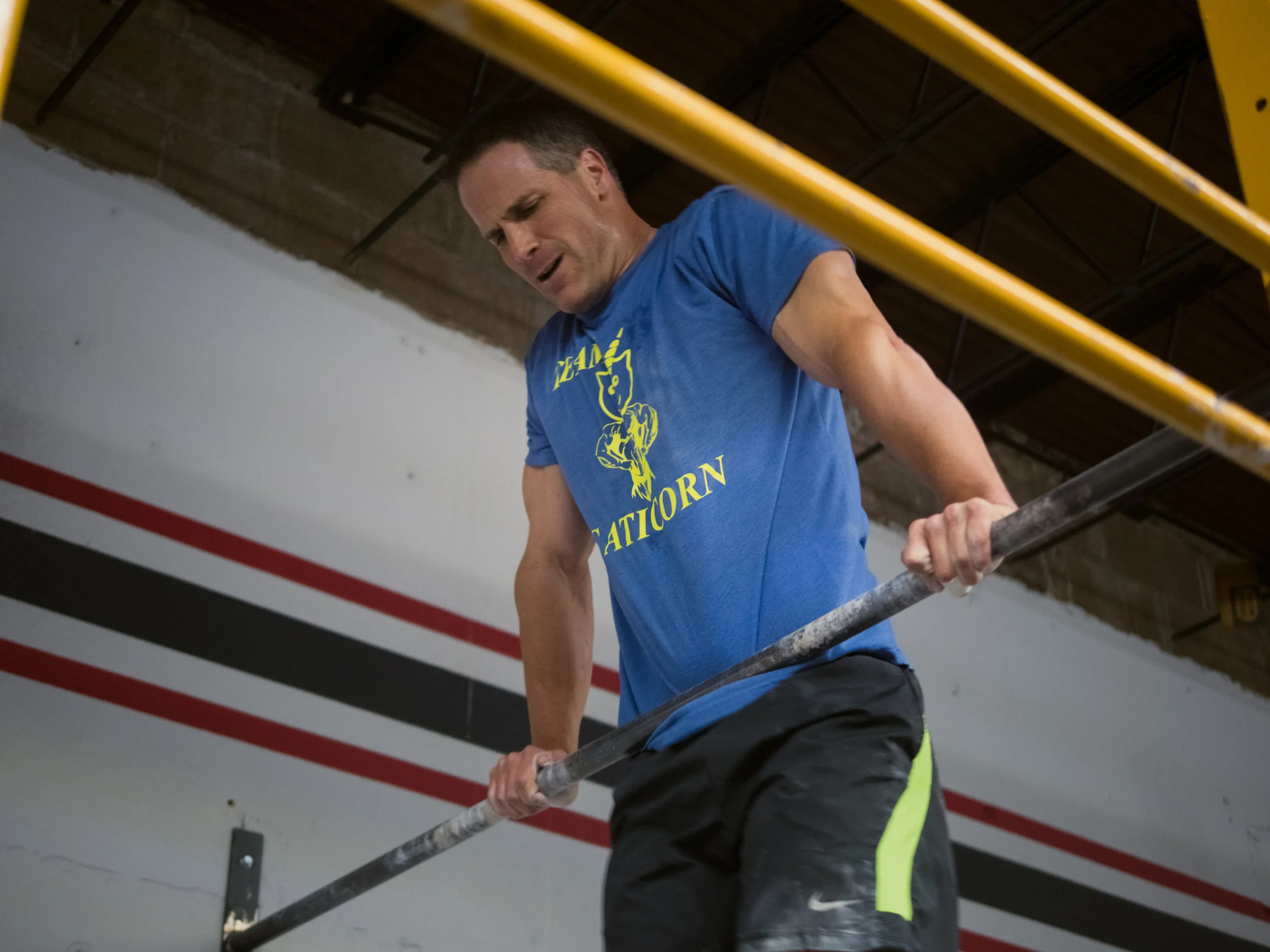 Steve doing some awesome bar muscle ups in 17.2