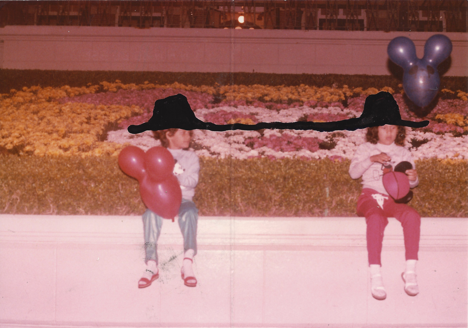 Friends/Siblings share a hat (2)