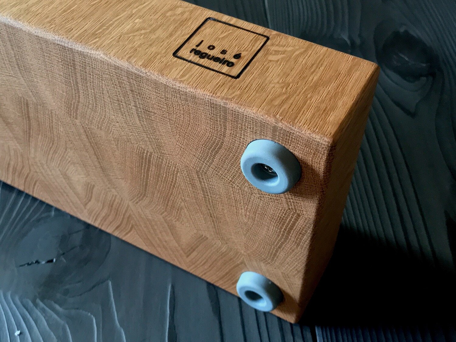 Small-End-Grain-White-Oak-bottom.jpeg
