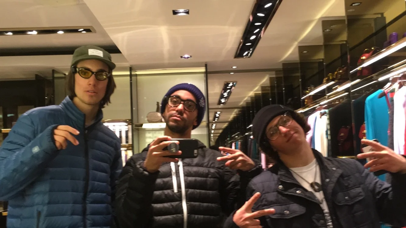 After a successful night at the Casino, Willie wanted to buy some Gucci shoes. We fit in pretty well.