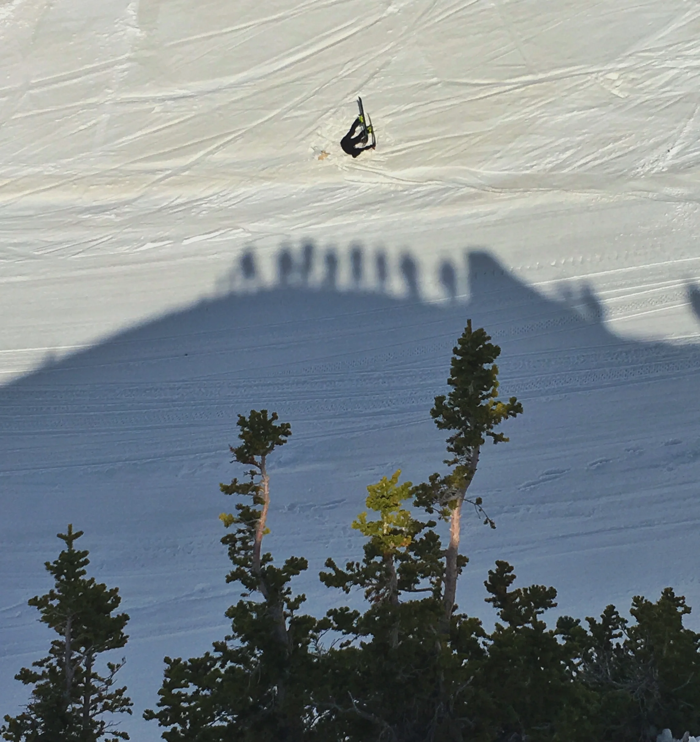 Khai playing doing the best P-White impersonation with the shadows