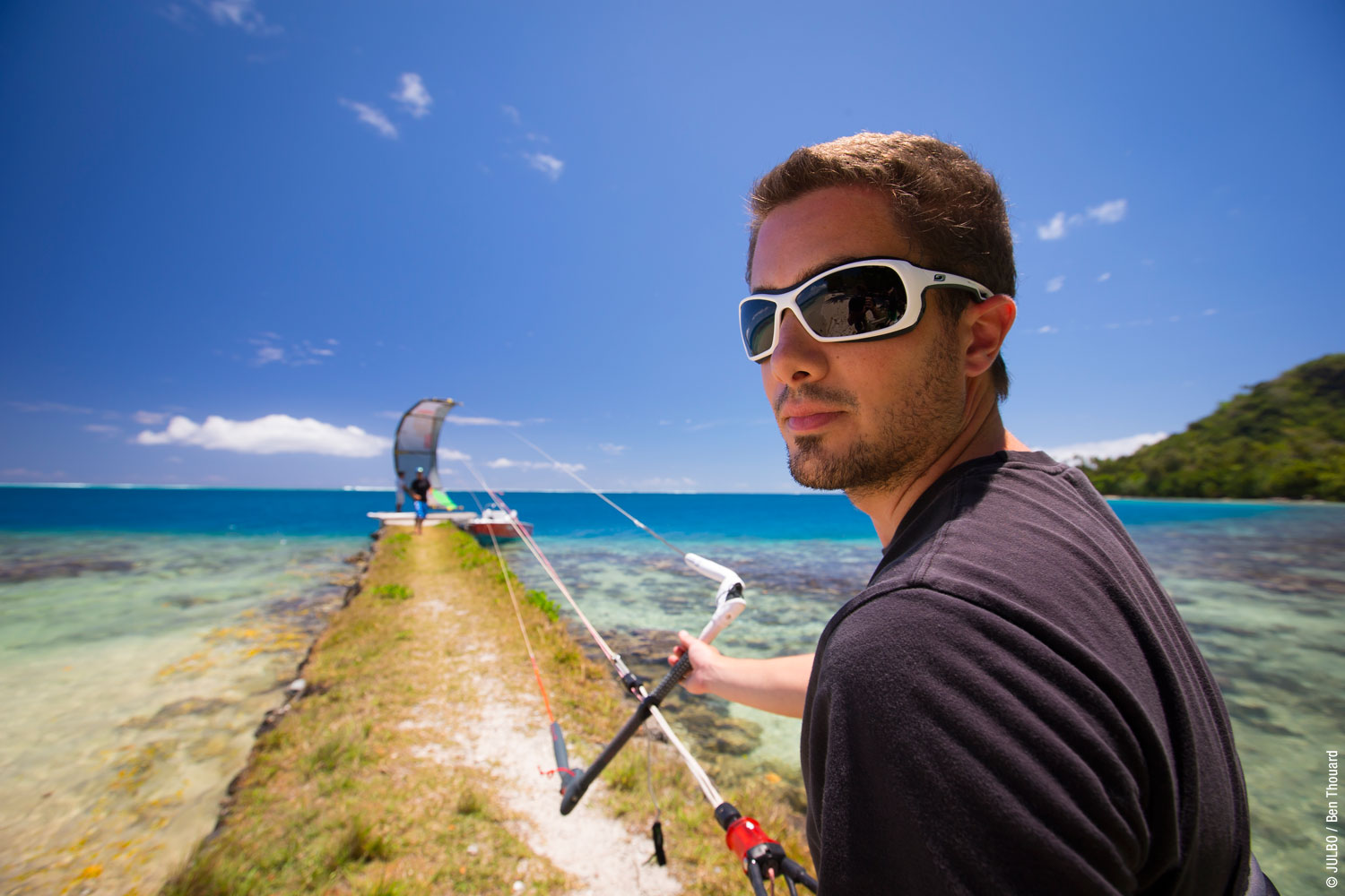 Lunettes_de_soleil_flottantes_004_oculos-esportivo-kitesurf.jpg