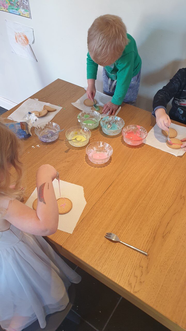 What amazing colours of icing!