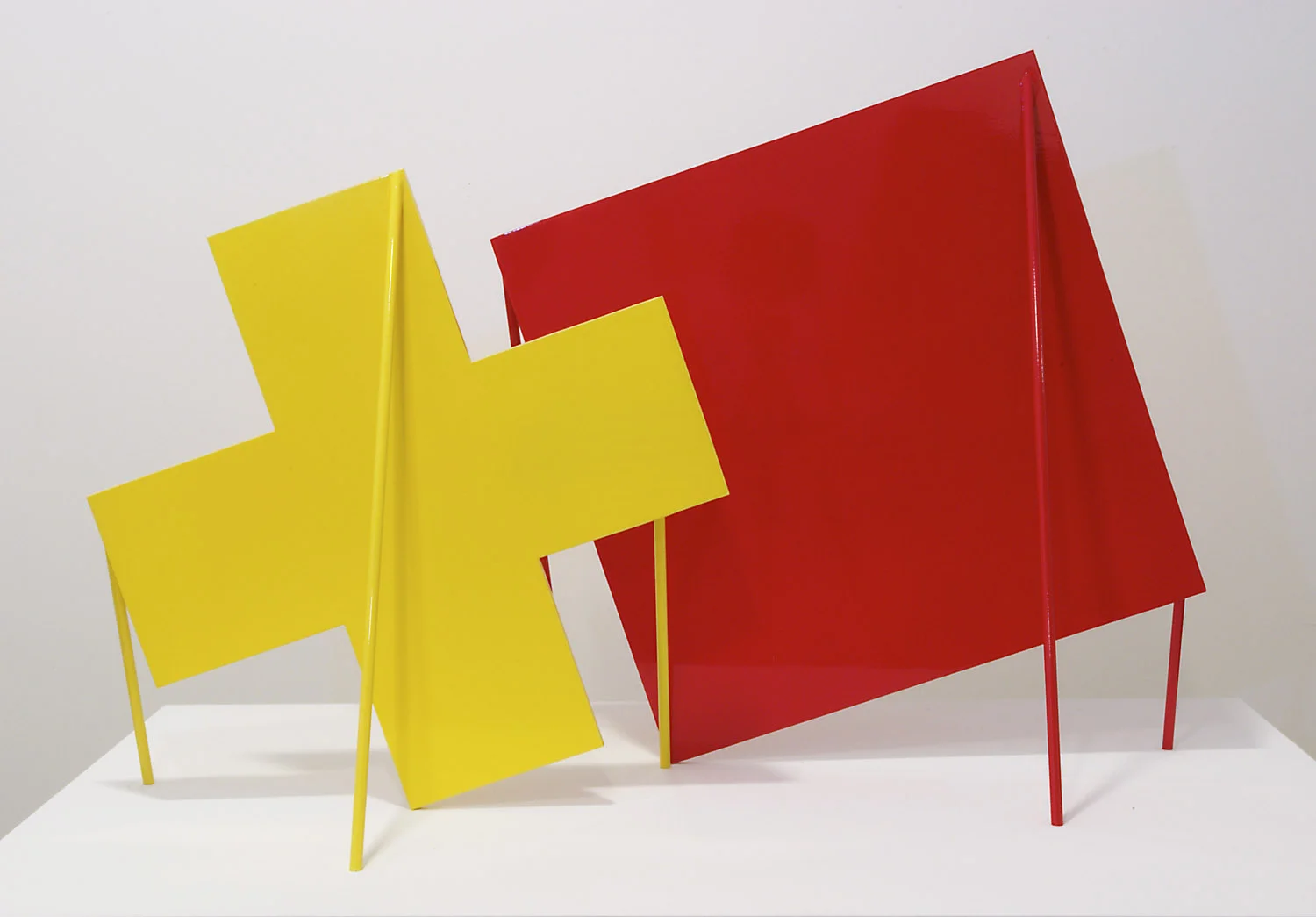 Redsquare_yellowcross.jpg
