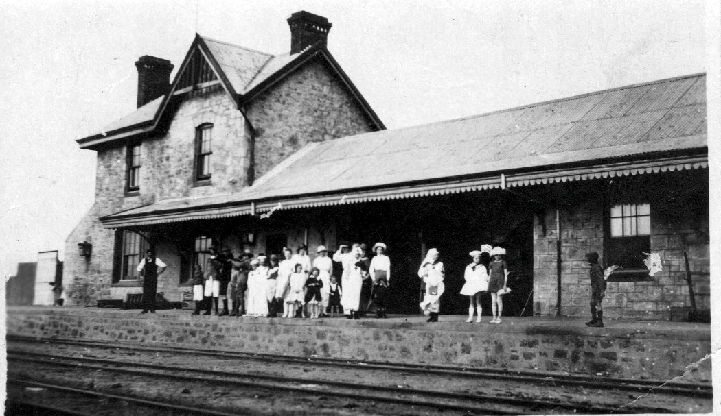 Walkaway Station platform enhanced.jpg