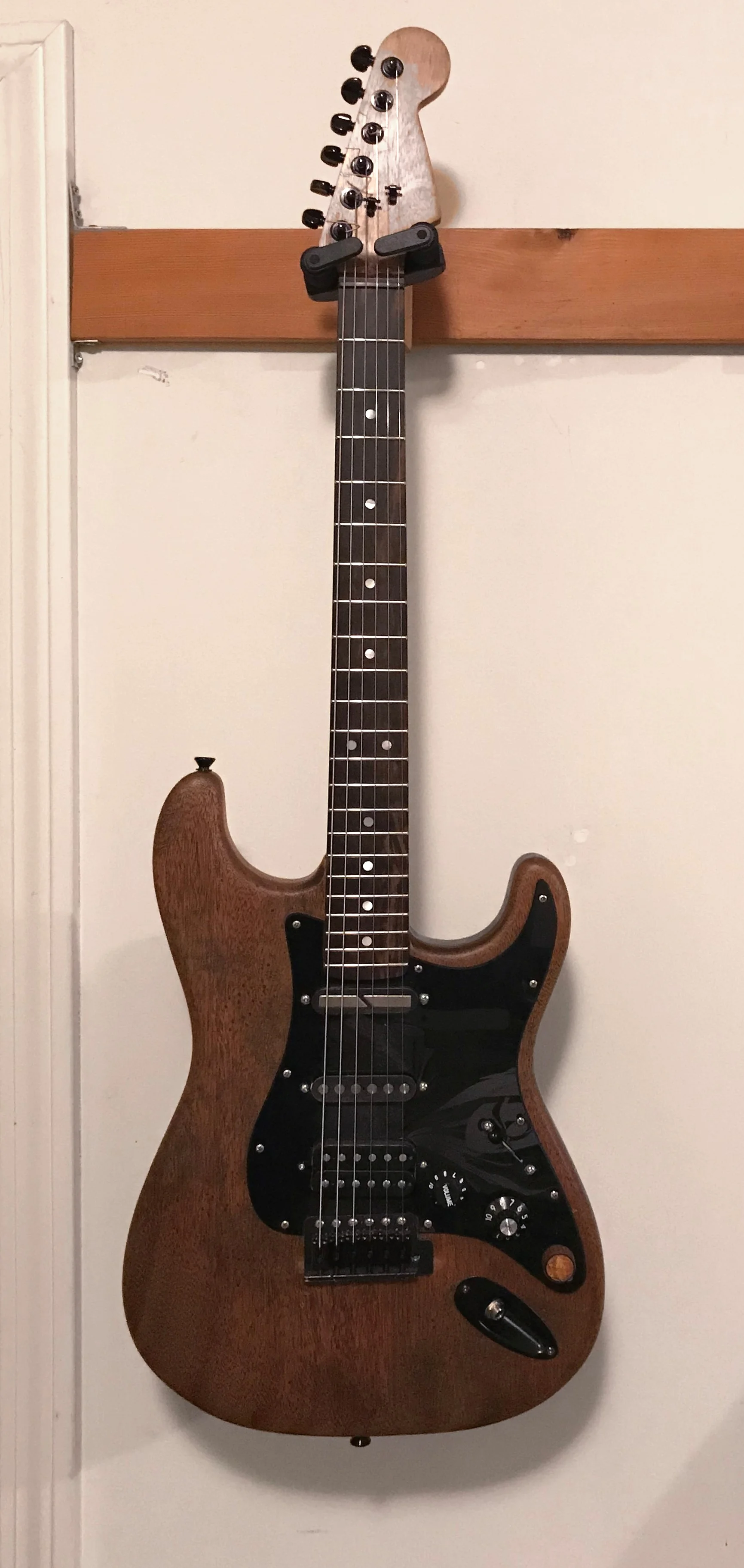 az guitar.jpg