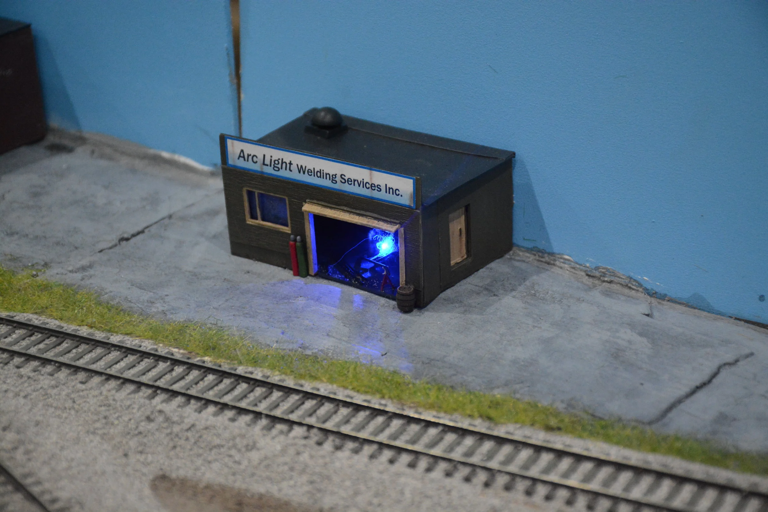  The welder is at work at Supertrain 2019. 