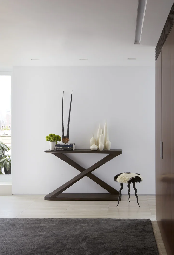 Fifth Avenue Duplex Interior Design: Dineen Architecture + Design Architecture: SPG Architects Photography: Daniel Levin