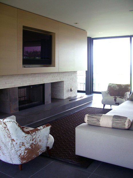 02 ManWHamptonBeach Den.jpg