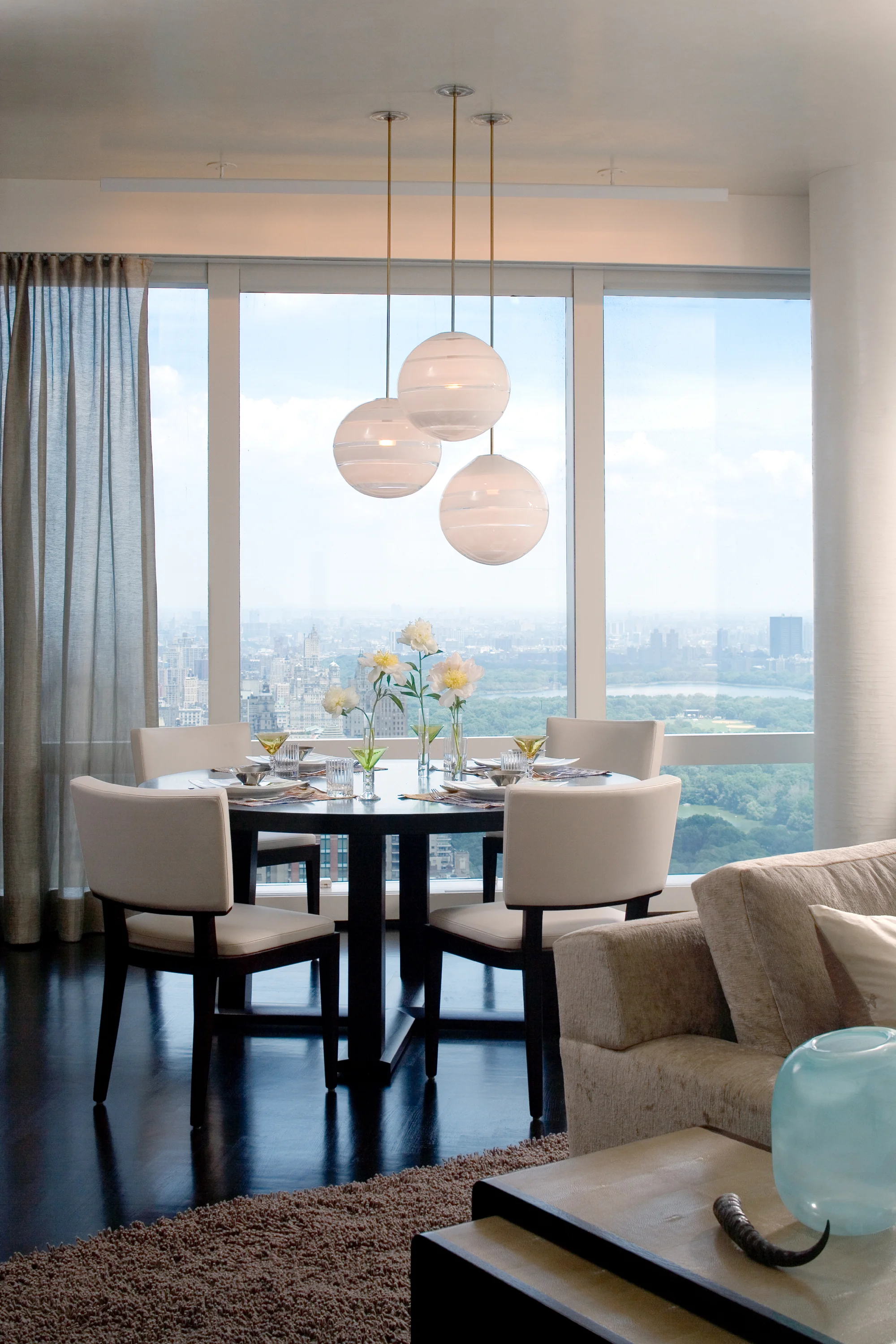 dining 4405ps medium auto level.jpg