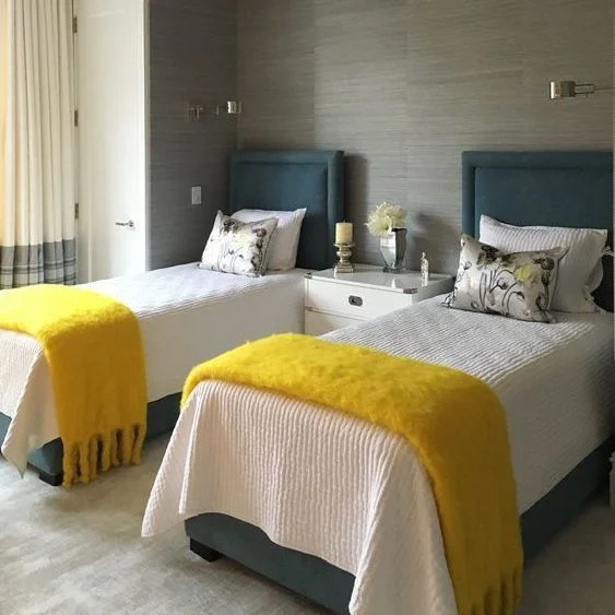 The guest bedroom an apartment designed on the Upper West Side .
.
.
.
.
.
.
.
.#interior2you #interieur #interiors #interiores #interior #homeinspo #decor #interiordesigner #interiorismo #instahome #interiordesignideas #housedecor #interiordecoratio