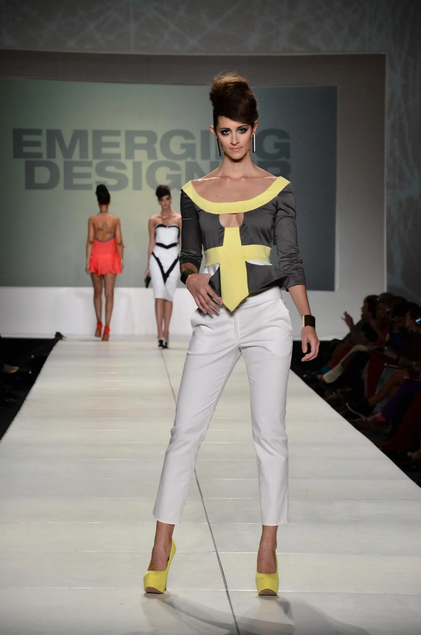 Colorblocked top and Cigarette Pant