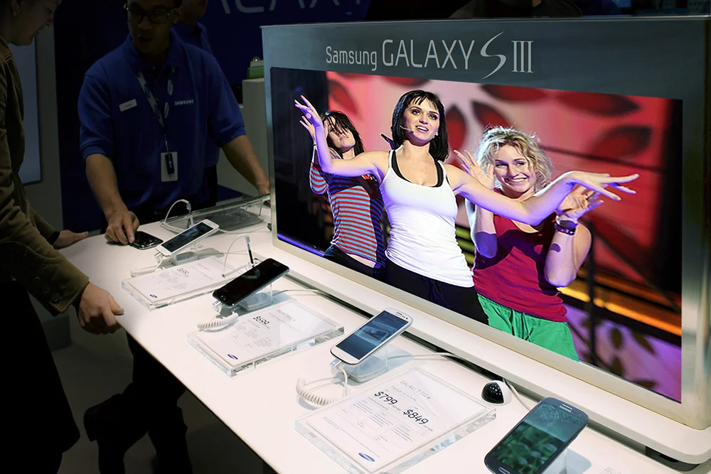 Exclusive Katy Perry content, bringing behind-the-scenes excitement into the retail space and offer Galaxy buyers the ultimate all-access pre-show concert experience.