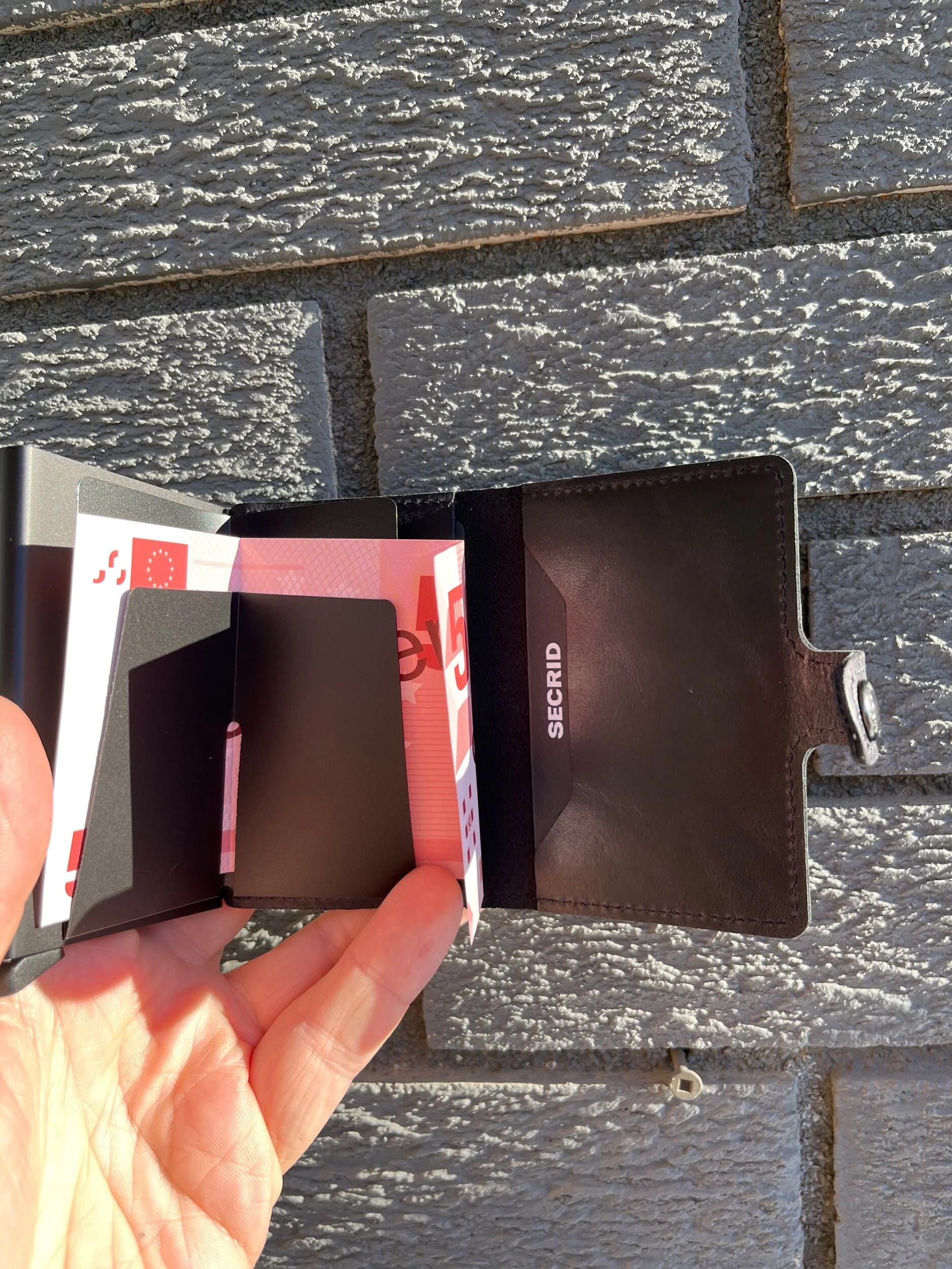 B11E29CC-D4D8-4AB5-B4FD-3E412F663D69