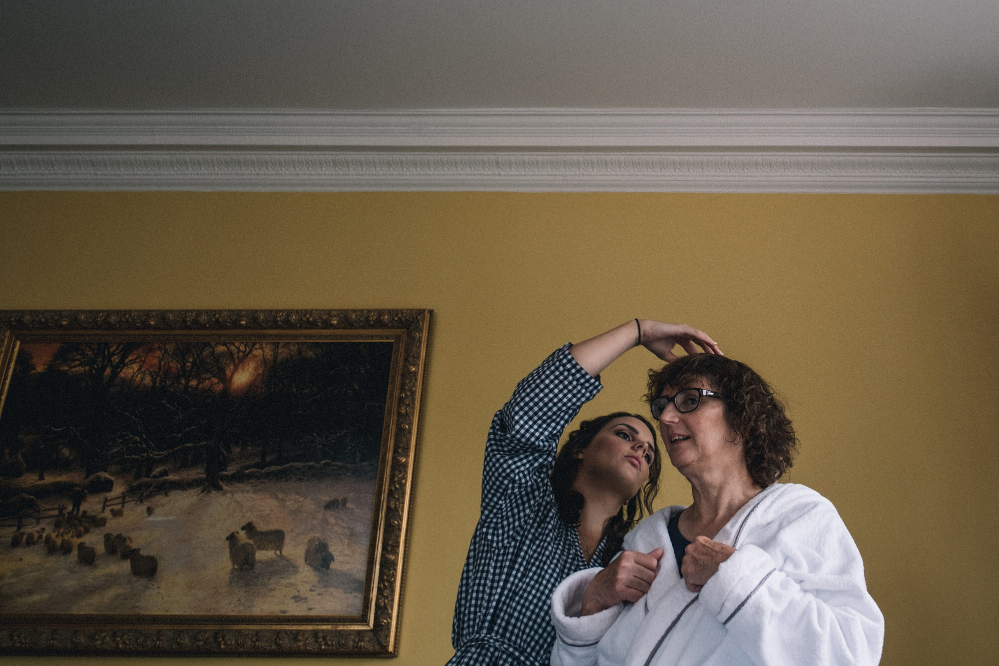Bridal prep with bride's mother