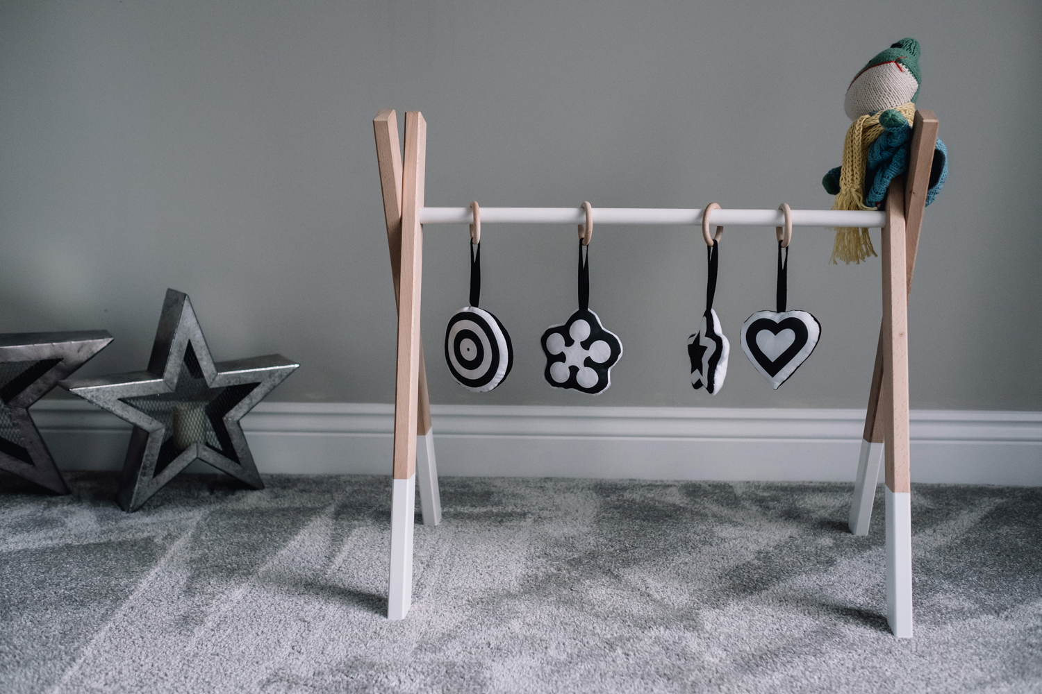 MoKee baby gym.