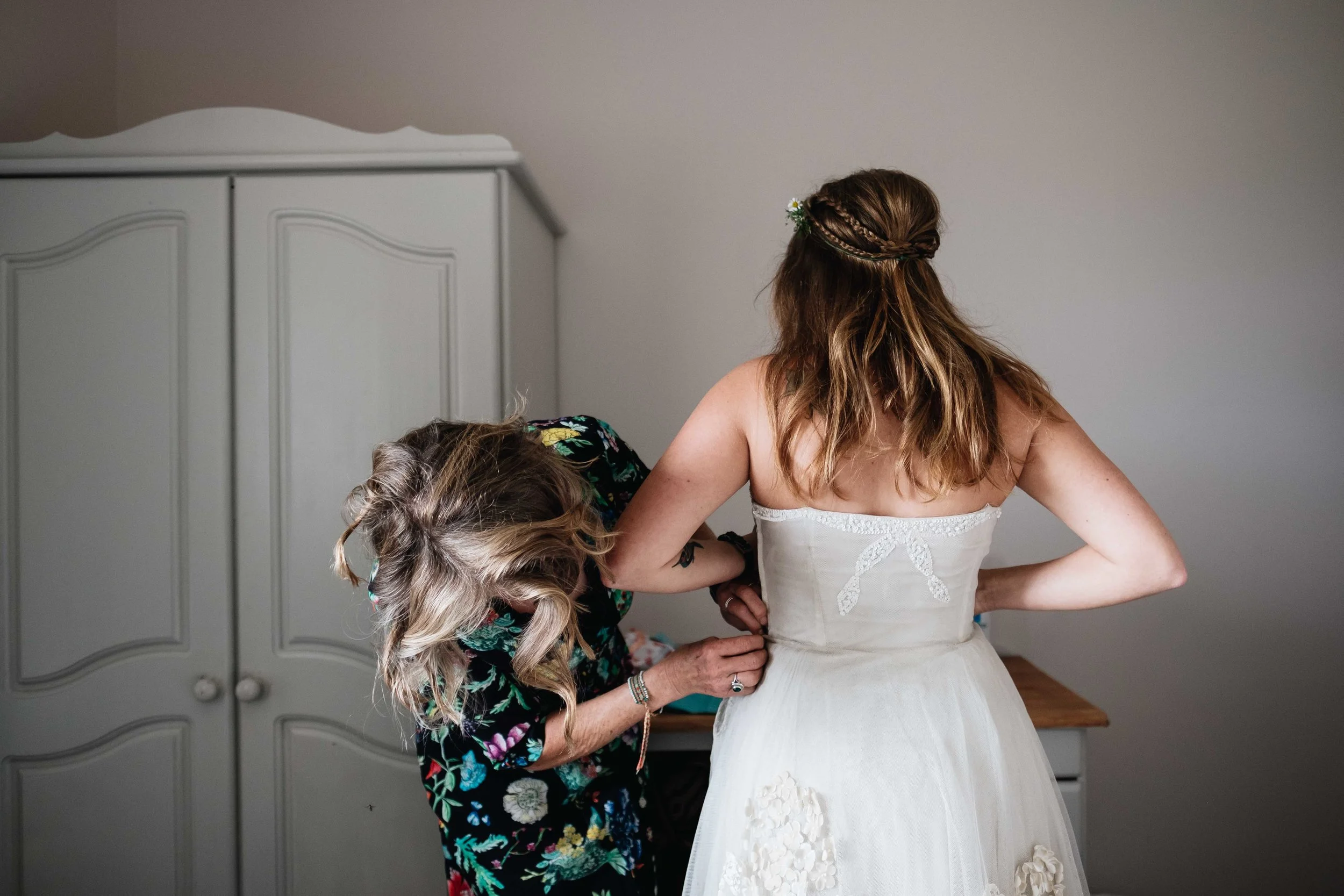 Robyn wears a second hand vintage dress