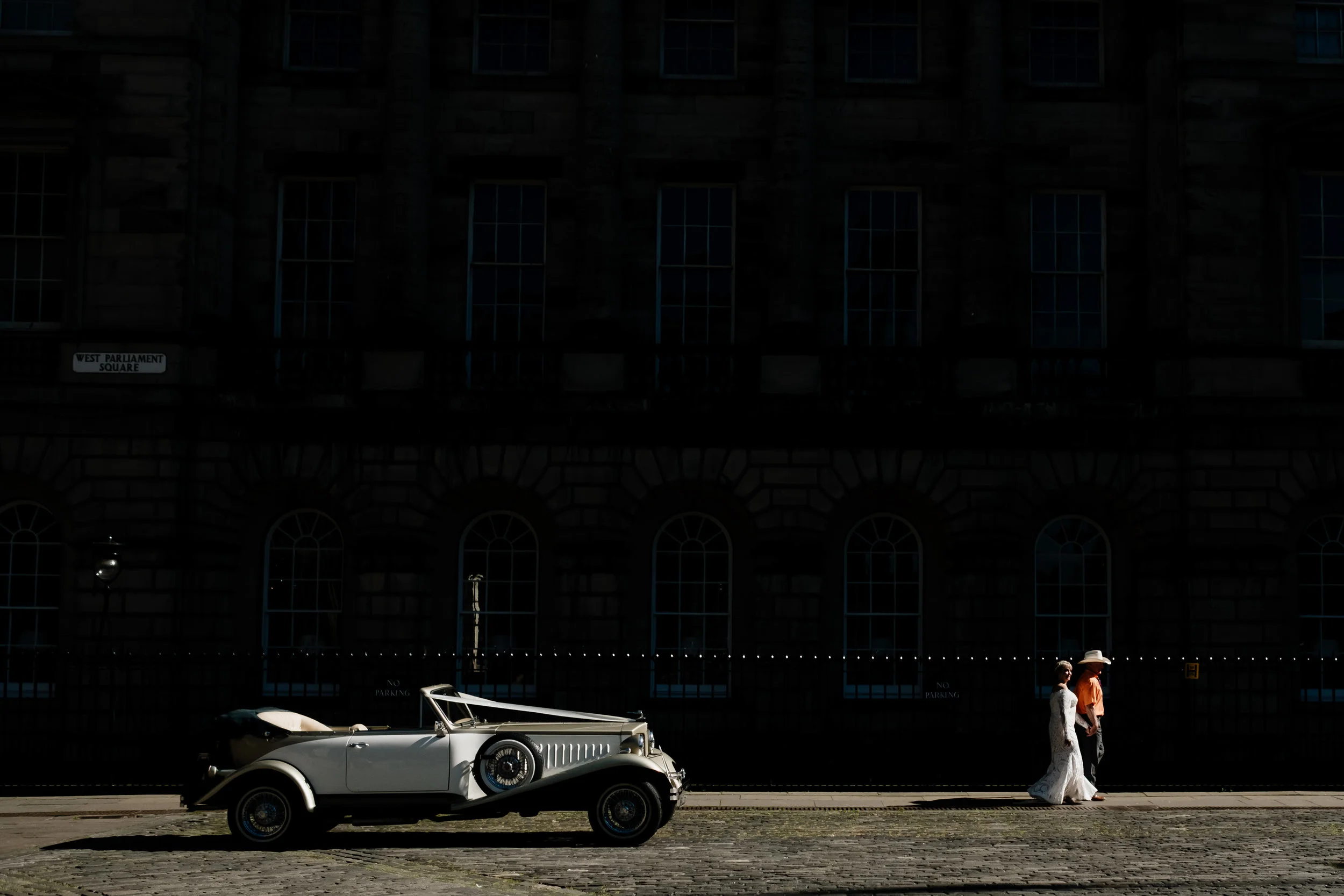 Edinburgh Elopement with a Texan Cowboy
