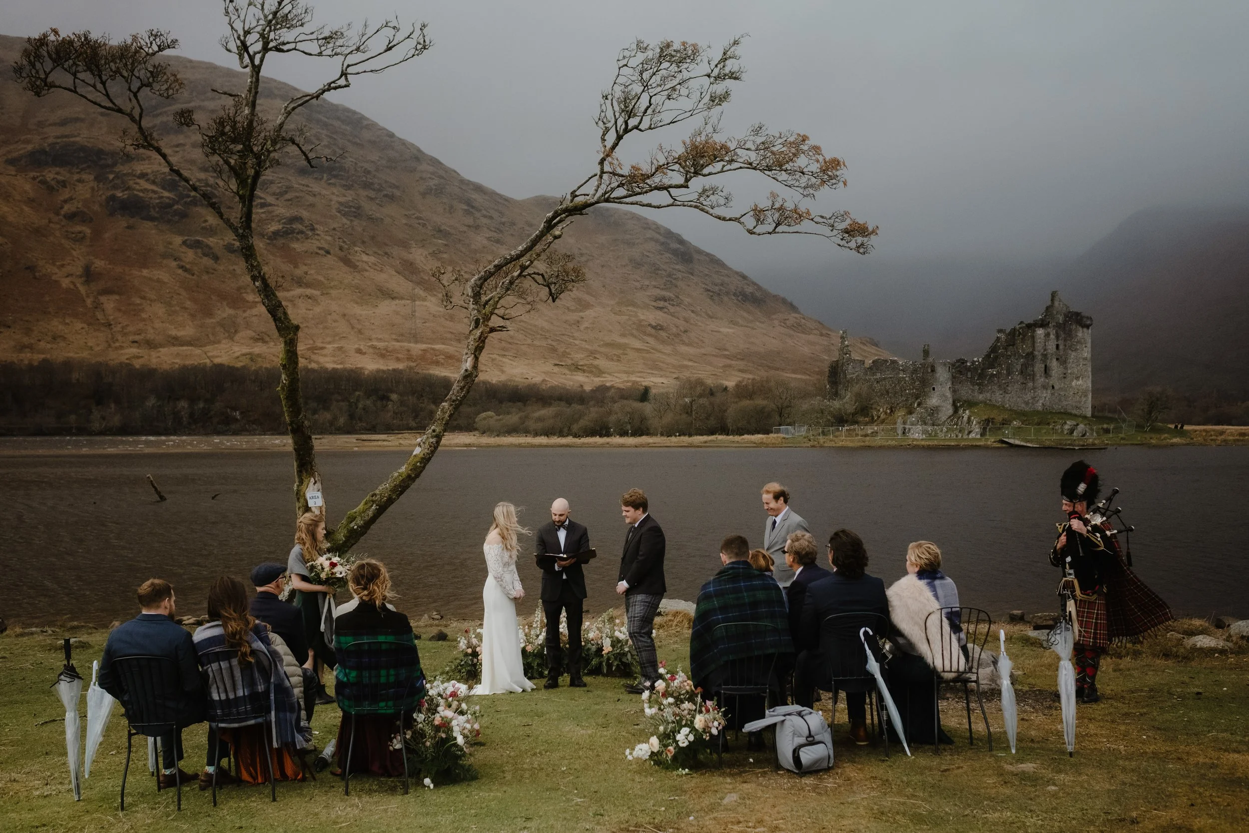 Kilchurn Castle Elopement with GLOAM