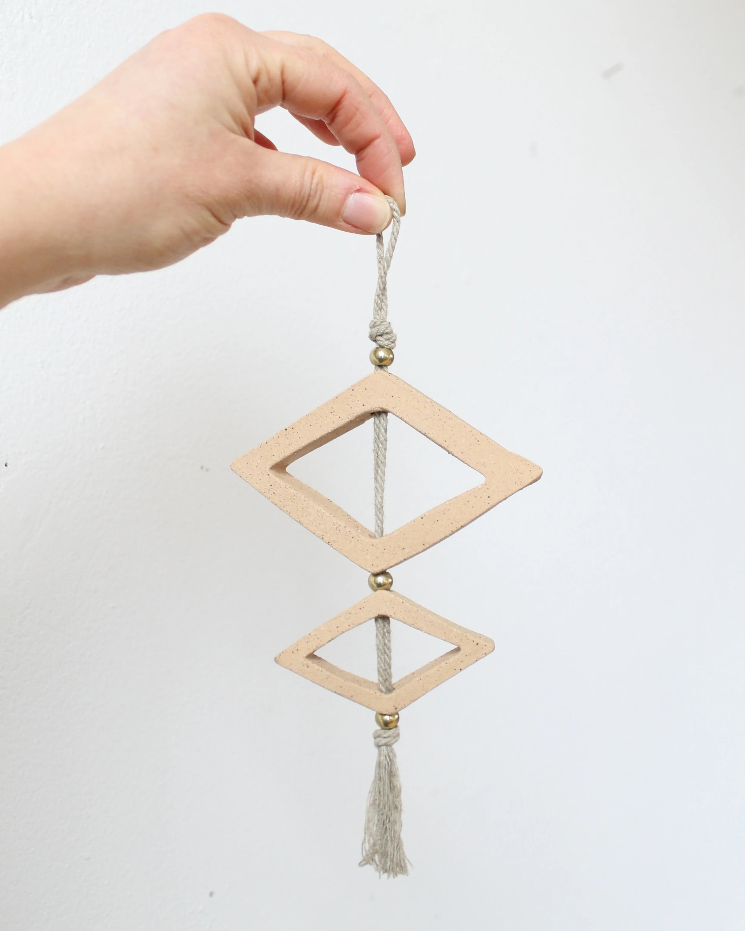 Totem Diamond Hand.jpg