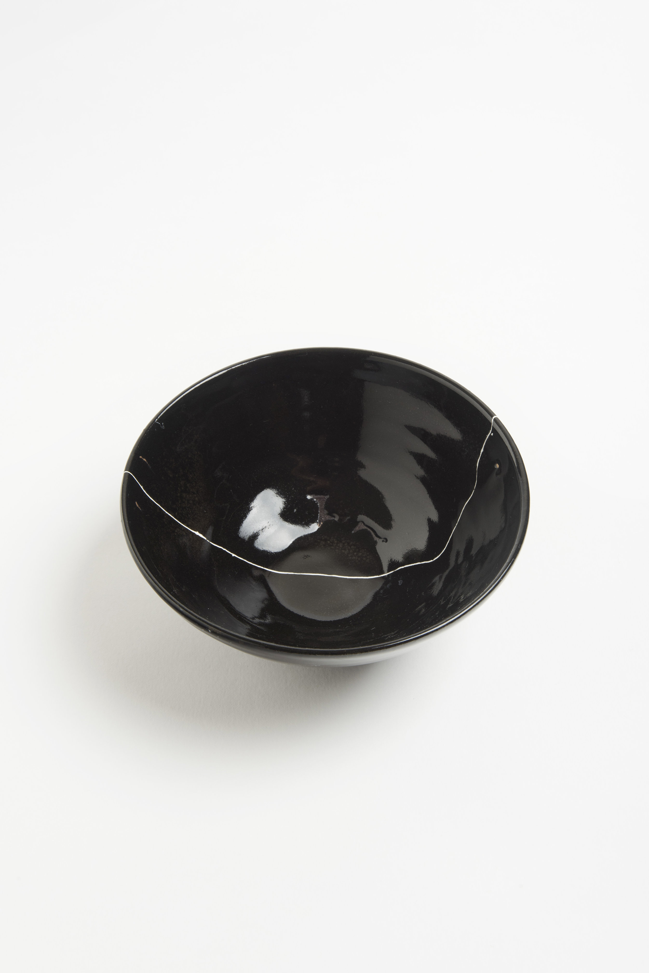 black-fracture-series-bowl-romy-northover-ceramics-the-garnered-46.jpg