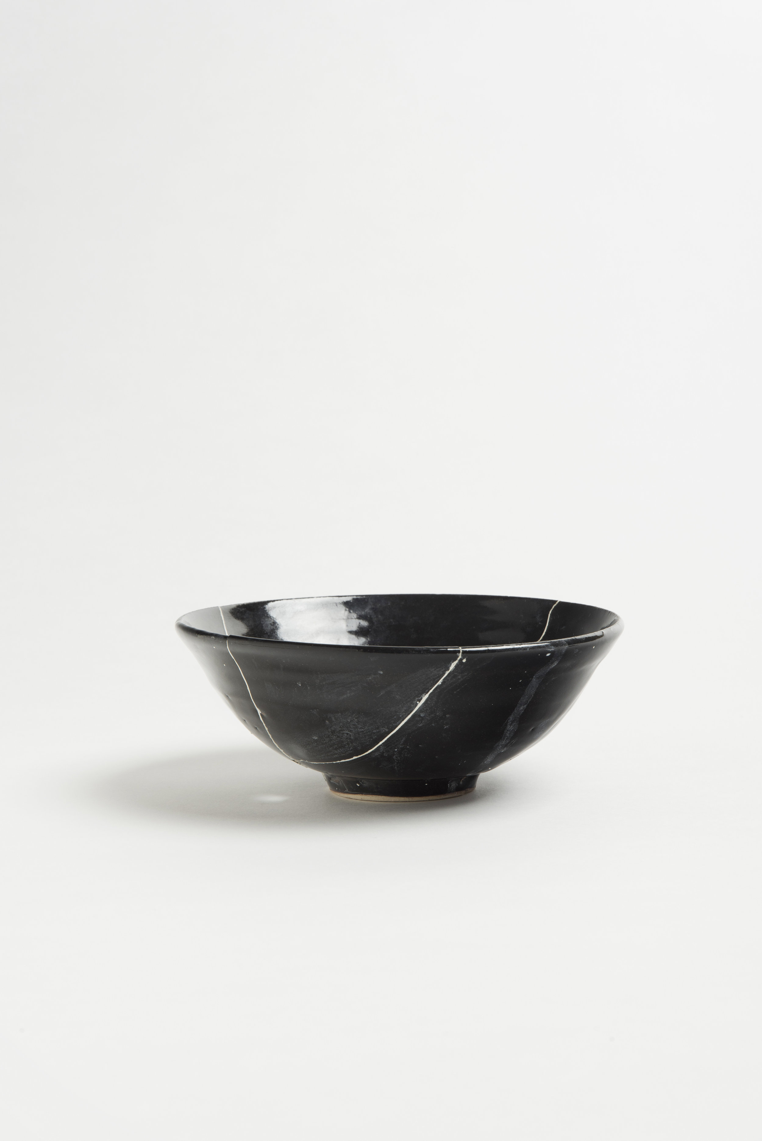 black-fracture-series-bowl-romy-northover-ceramics-the-garnered-60.jpg