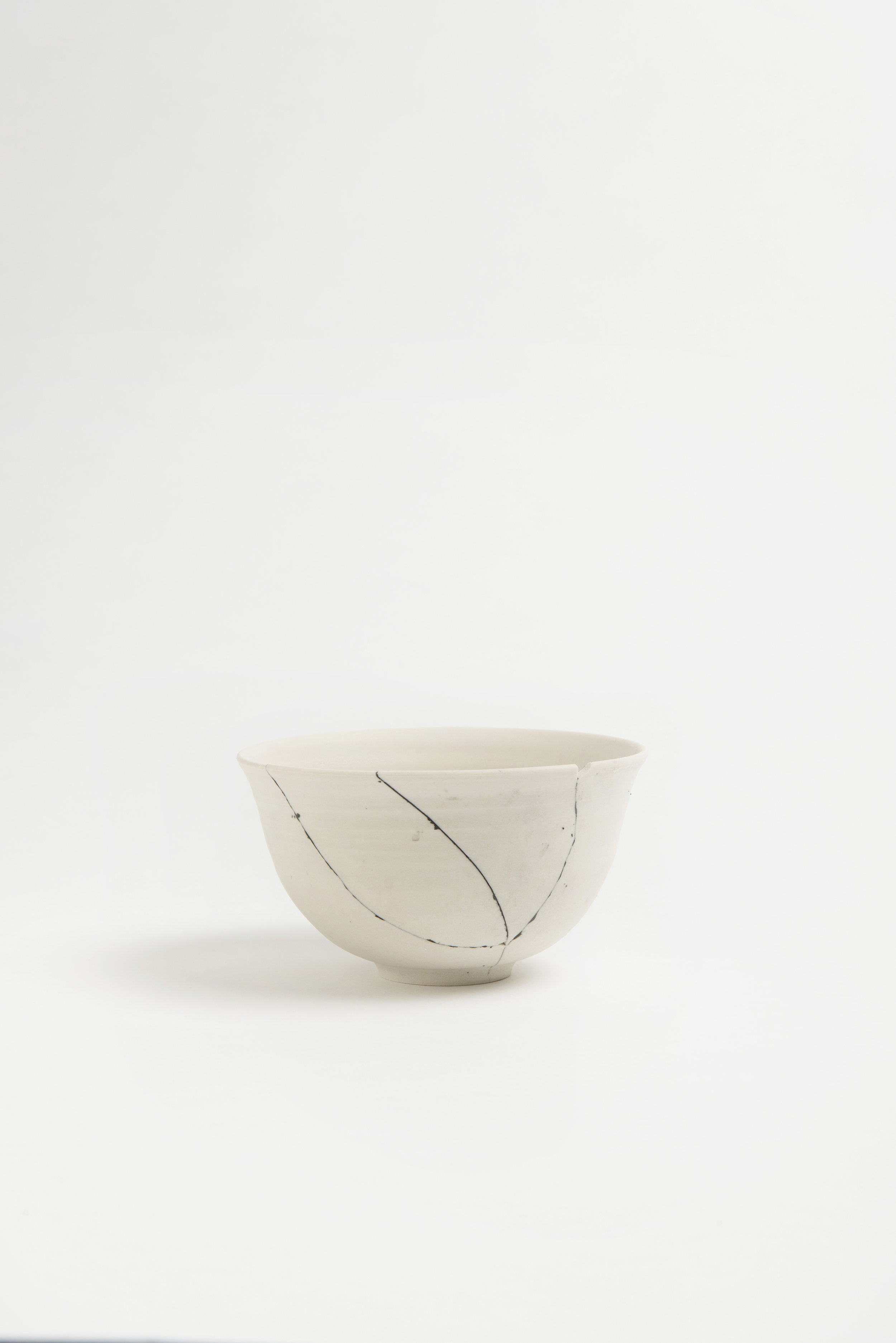 white-fracture-series-bowl-romy-northover-ceramics-the-garnered-10.jpg