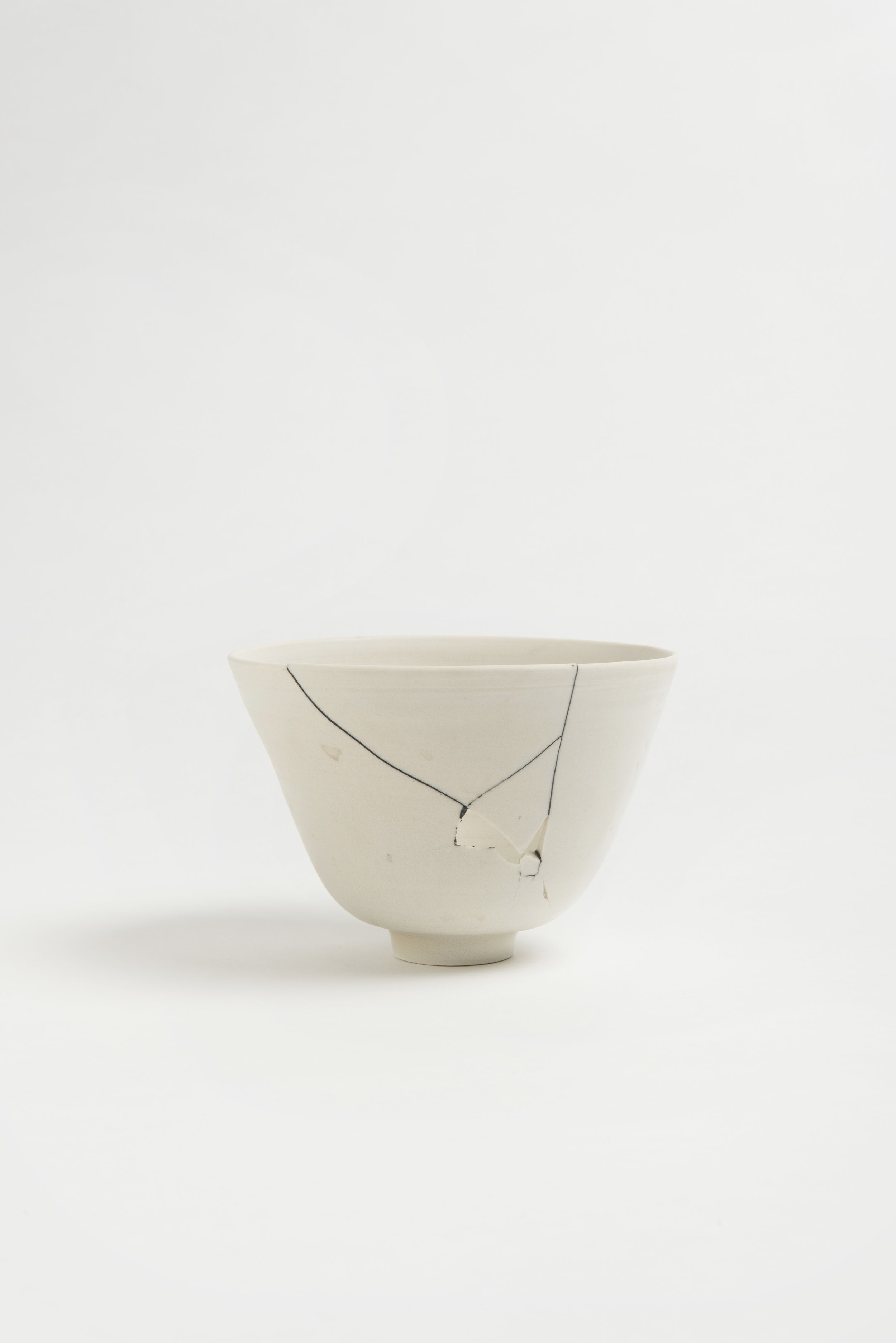 white-fracture-series-bowl-romy-northover-ceramics-the-garnered-36.jpg