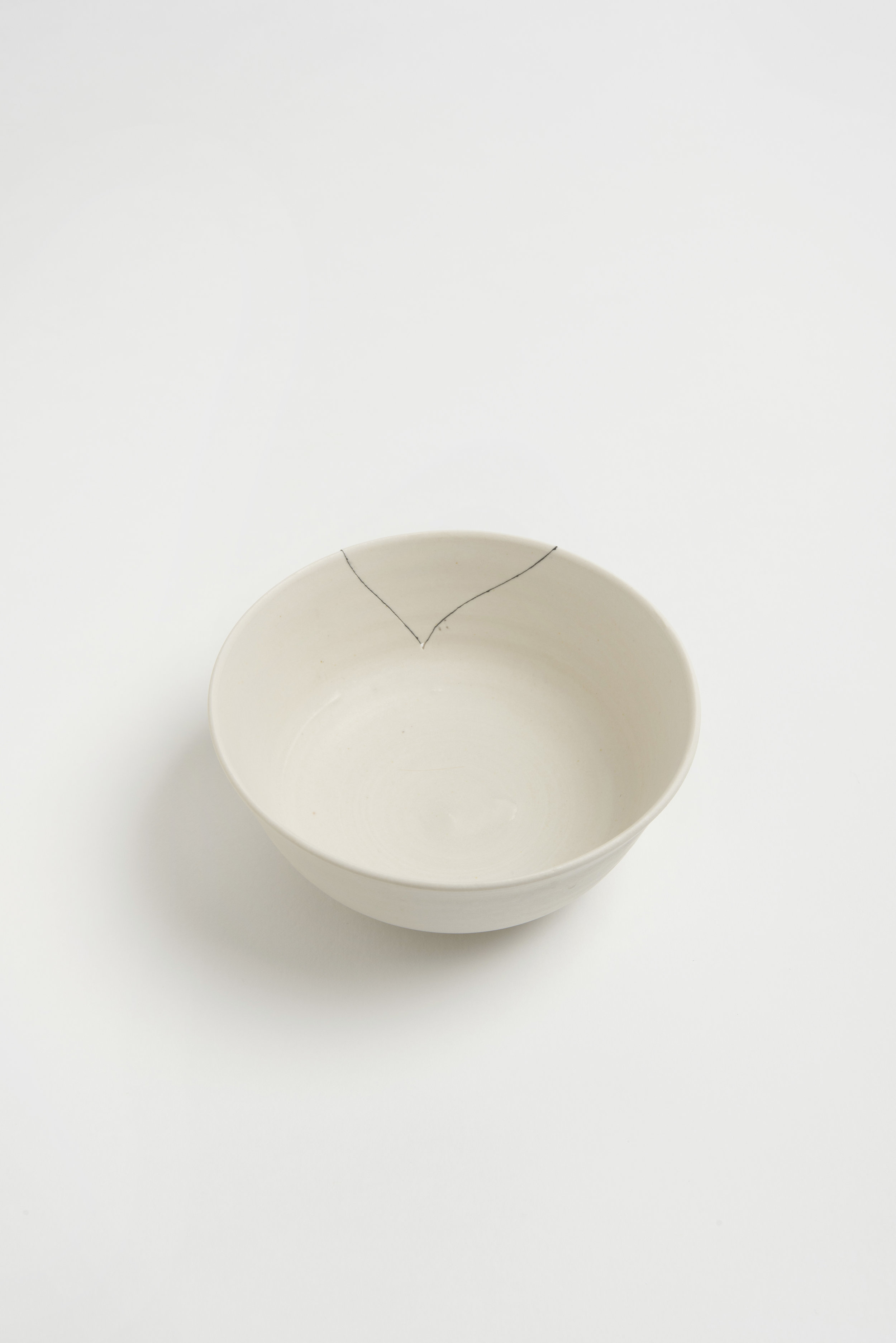 white-fracture-series-bowl-romy-northover-ceramics-the-garnered-24.jpg