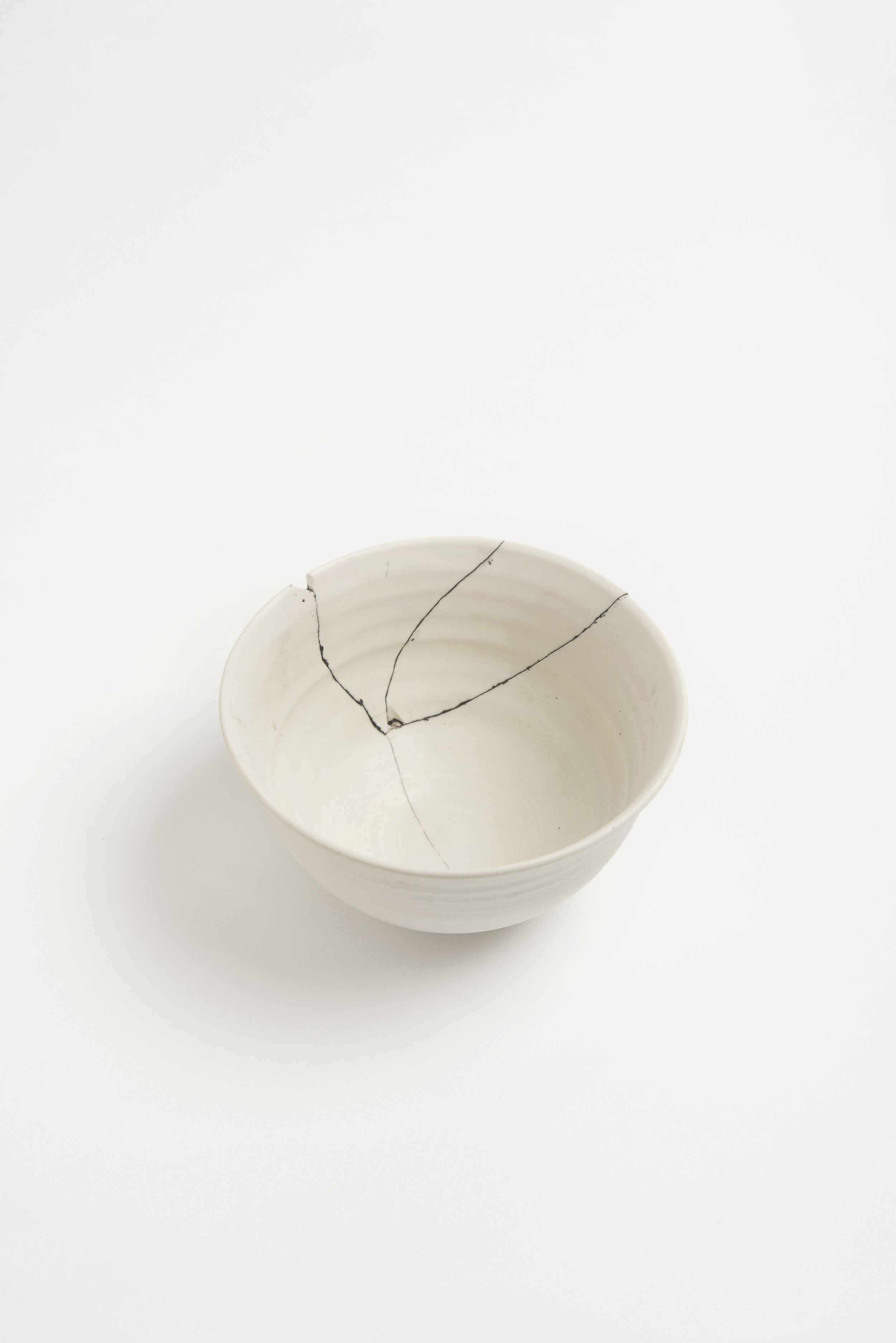 white-fracture-series-bowl-romy-northover-ceramics-the-garnered-12.jpg