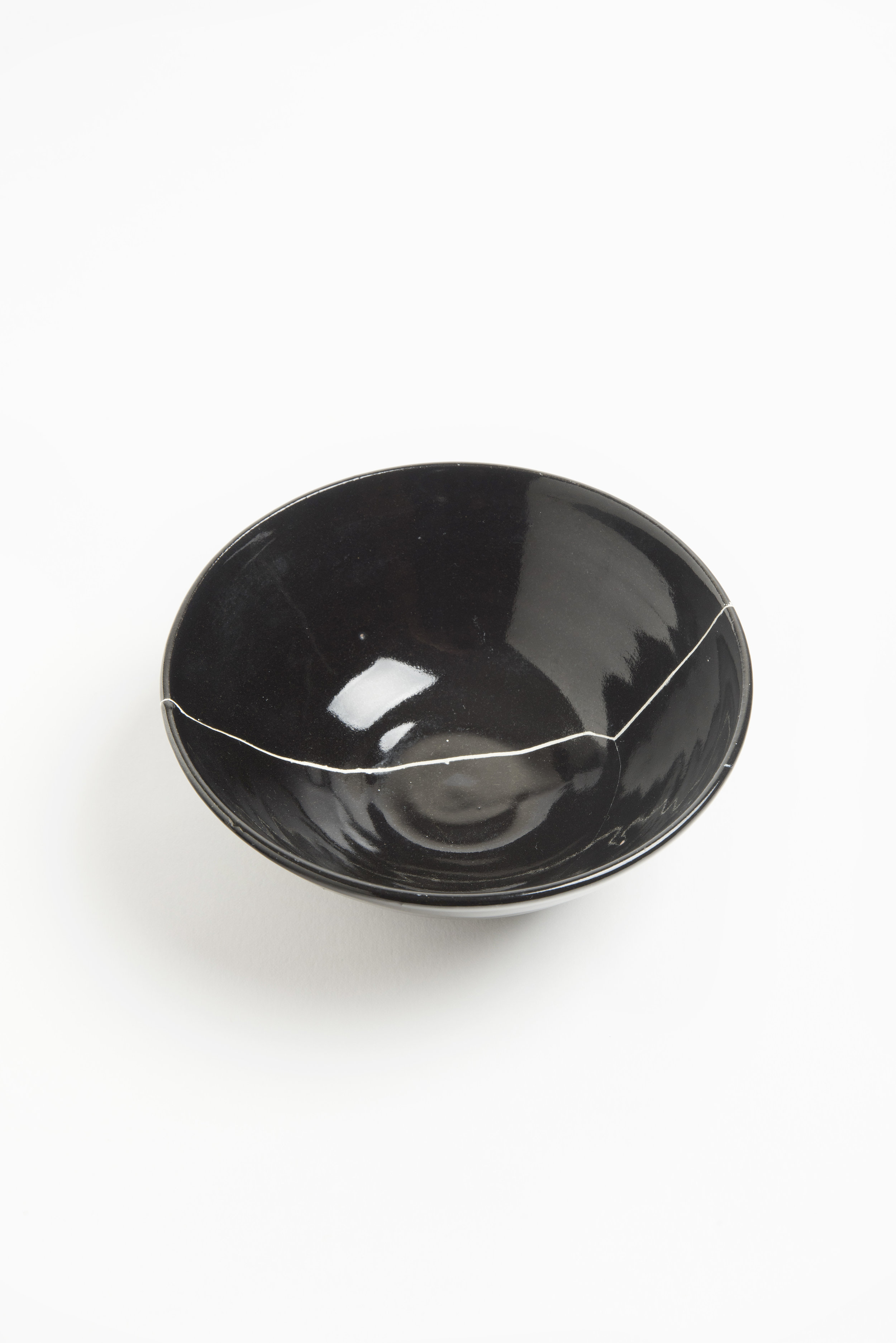 black-fracture-series-bowl-romy-northover-ceramics-the-garnered-70.jpg