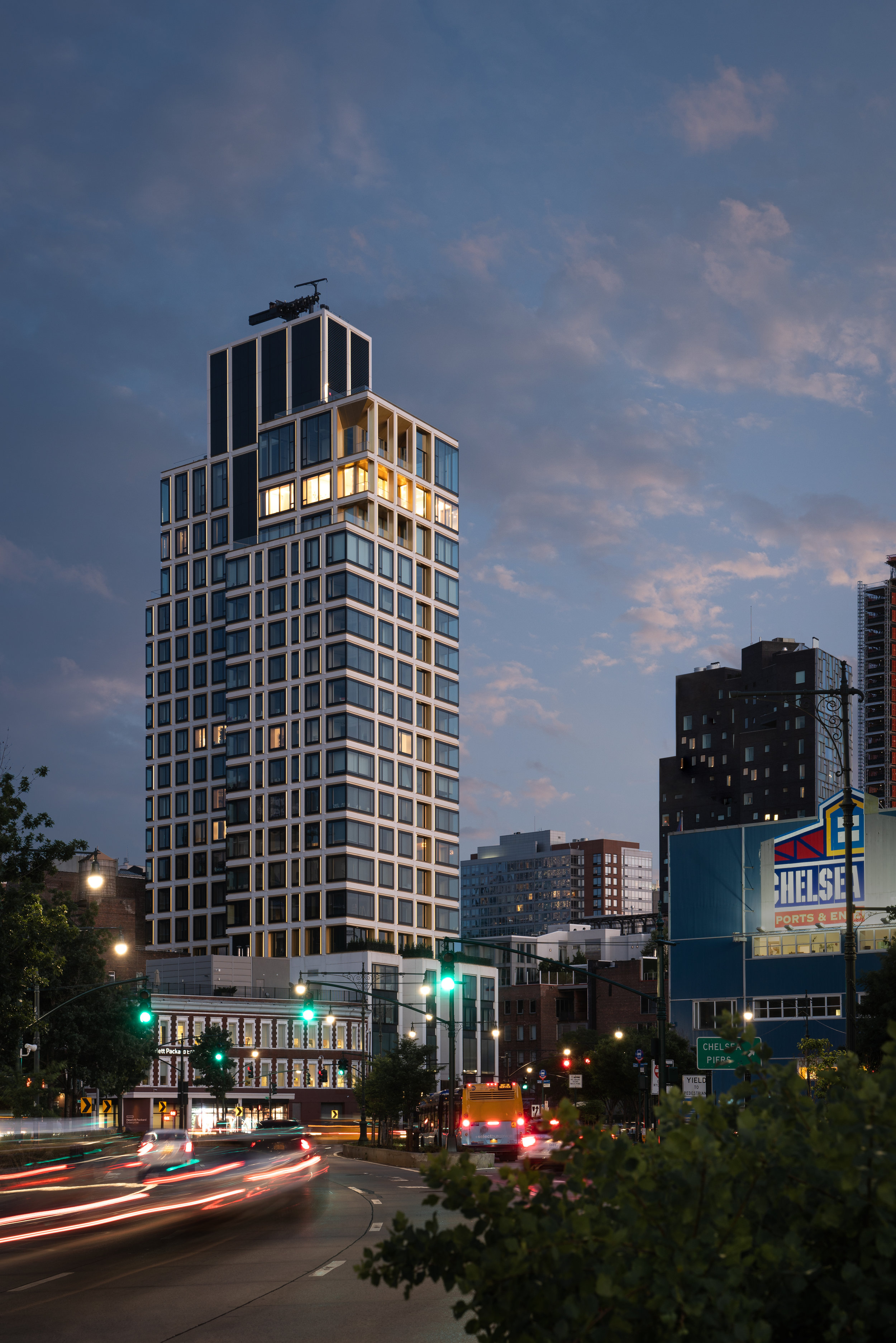 555 W 21 St-0001.jpg