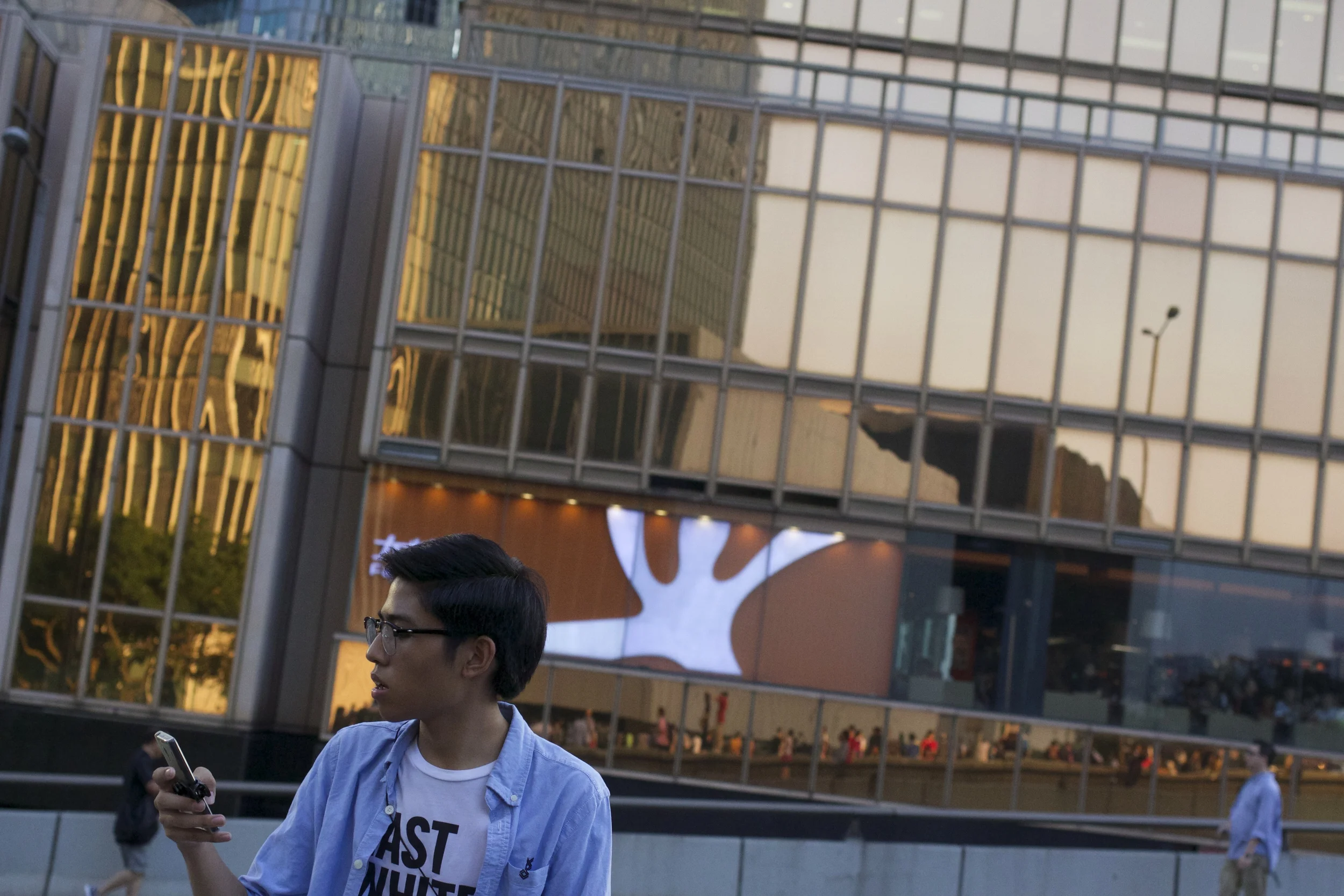 Mood was relatively calm at 5:20pm