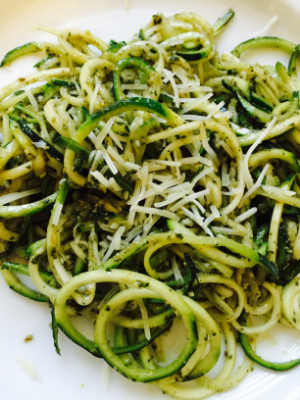 Summer on a plate: Mine Pesto with Spiralized Zucckini