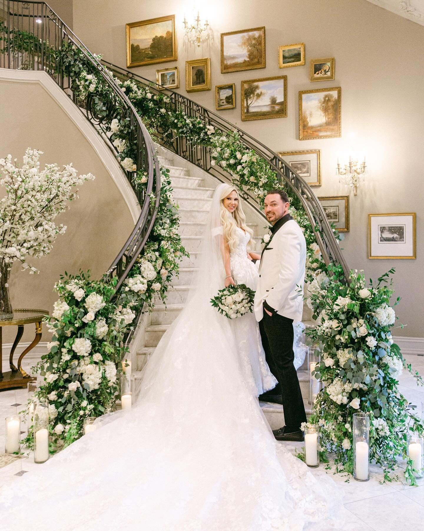 A look back at Laura &amp; Mike&rsquo;s special day 🩷⁠
⁠
Photography: @lauraroseweddings⁠
Planner &amp; Day Of Team: @angiandco⁠
Venue: @parkchateau⁠
Bride: @thelauracecere⁠
Florals: @flowerfulevents⁠
Cake: @mydaughterscakes
Entertainment: @eclipsee