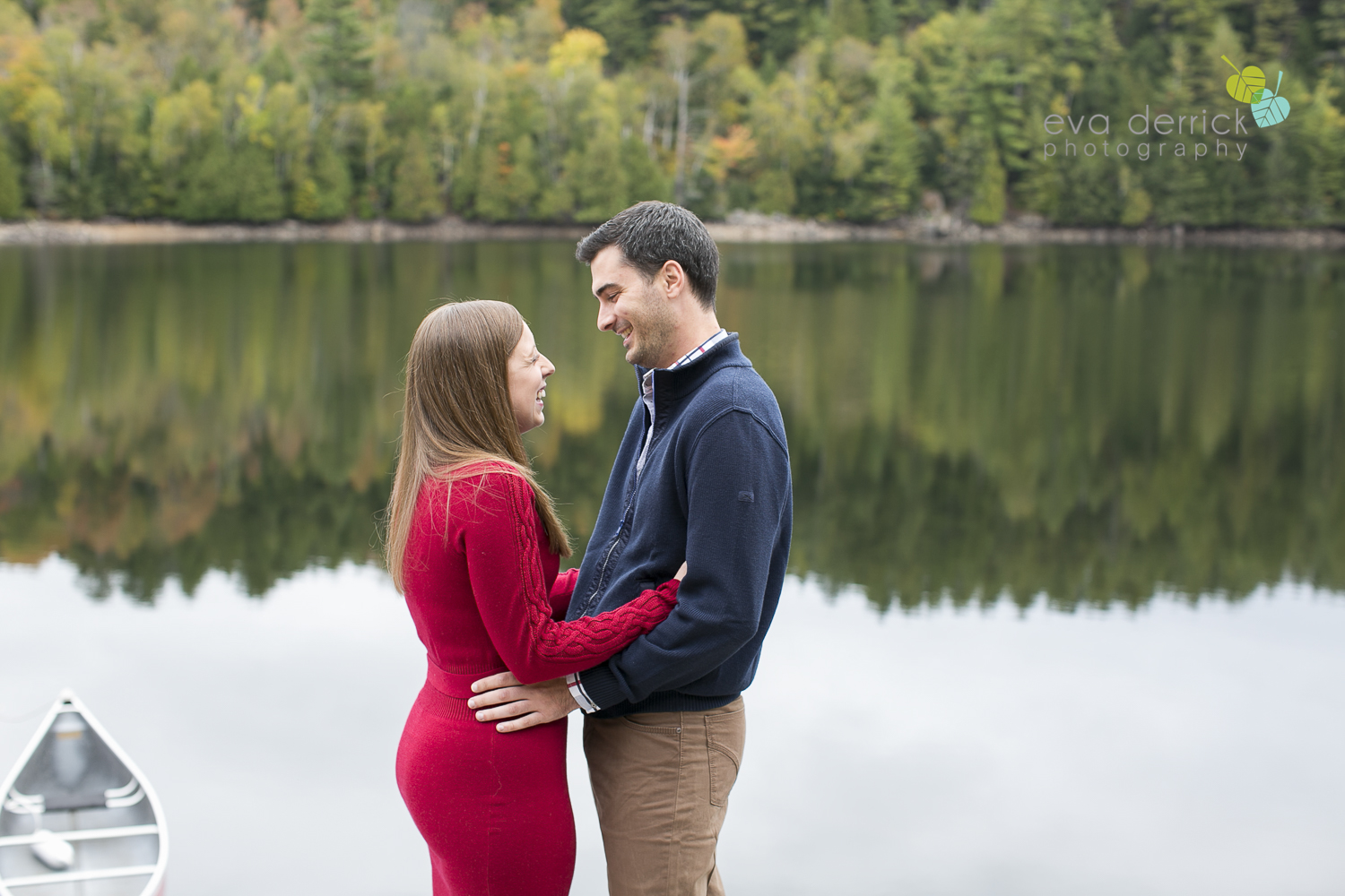 minden-engagement-photographer-cottage-engagement-session-engagement-images-canoe-session-niagara-wedding-photographer-niagara-region-eva-derrick-photo