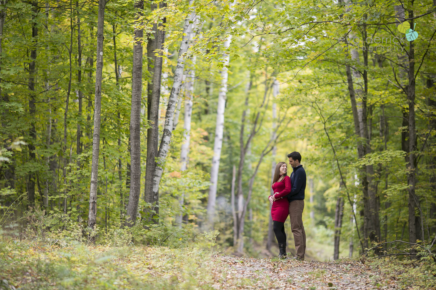 minden-engagement-photographer-cottage-engagement-session-engagement-images-canoe-session-niagara-wedding-photographer-niagara-region-eva-derrick-photo