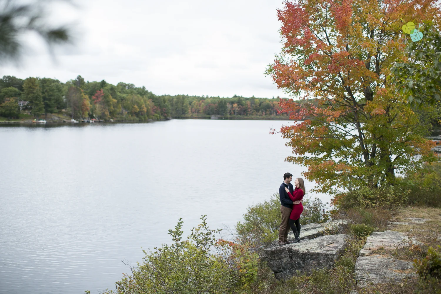 minden-engagement-photographer-cottage-engagement-session-engagement-images-canoe-session-niagara-wedding-photographer-niagara-region-eva-derrick-photo