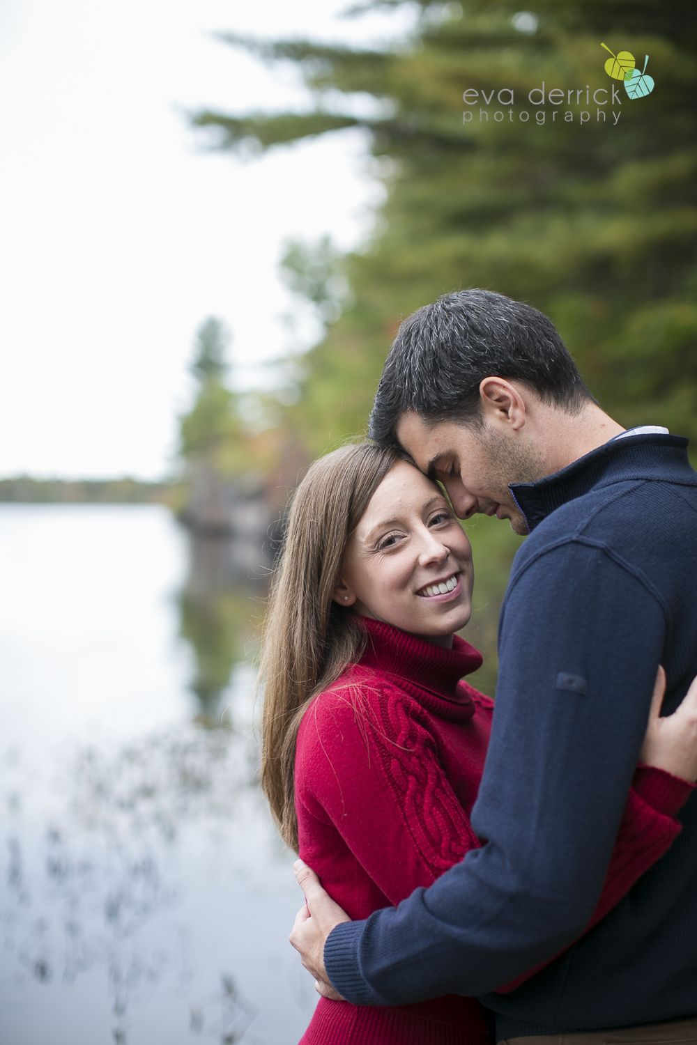 minden-engagement-photographer-cottage-engagement-session-engagement-images-canoe-session-niagara-wedding-photographer-niagara-region-eva-derrick-photo