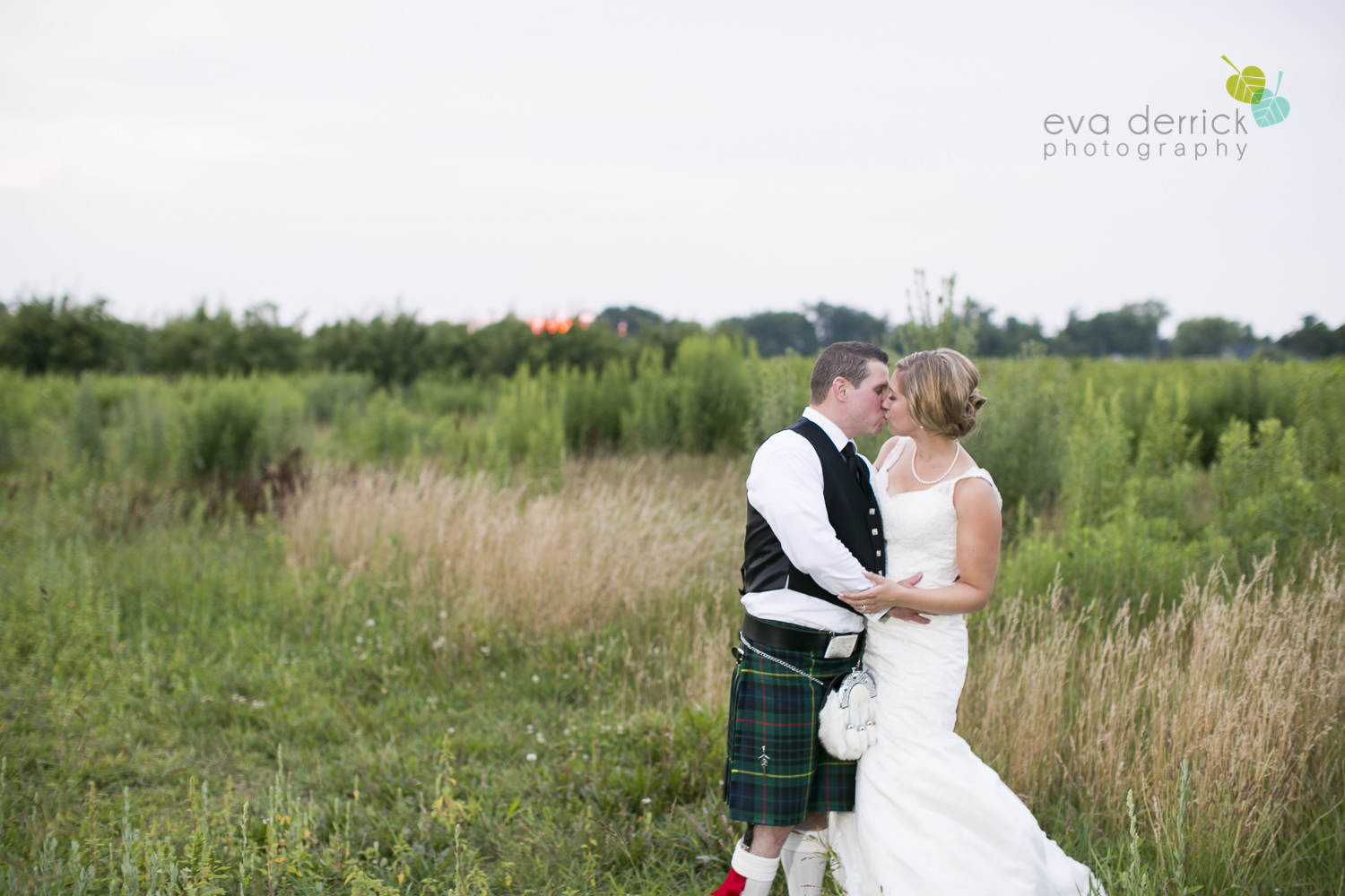 niagara-wedding-photographer-niagara-weddings-niagara-region-wedding-photographer-honsberger-estate-winery-inn-on-the-twenty-elegant-wedding-magazine-niagara-on-the-lake-eva-derrick-photo