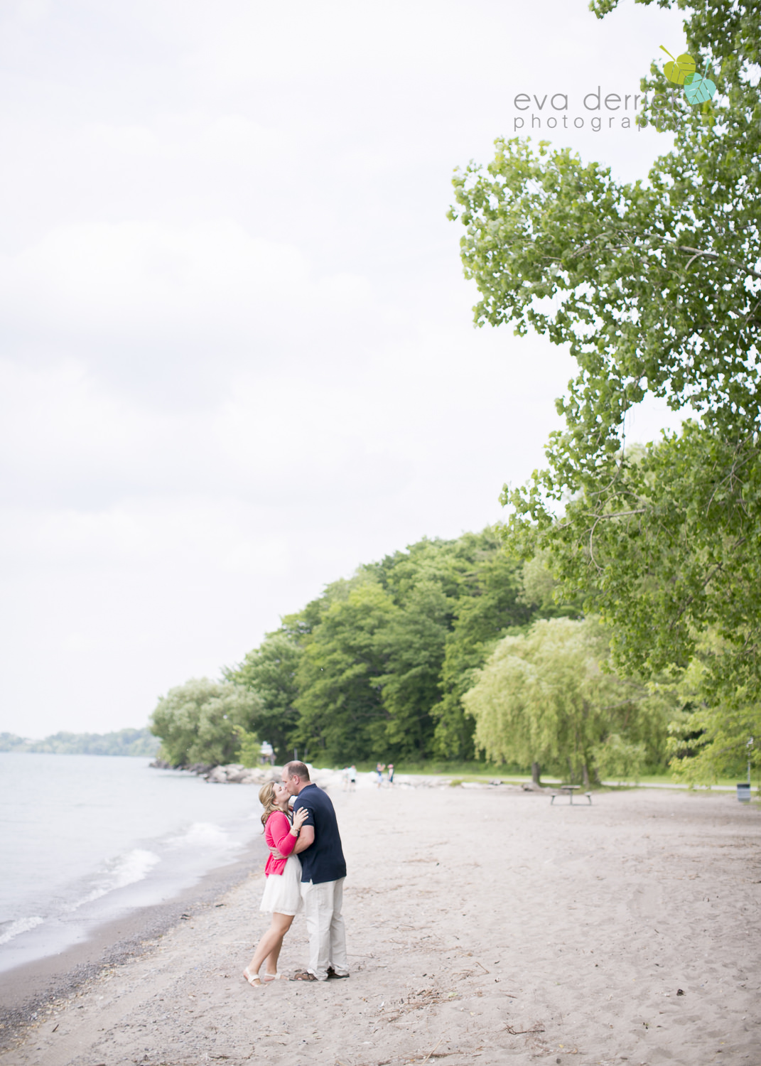 niagara-engagement-photographer-niagara-wedding-photographer-niagara-weddings-niagara-region-wedding-photographer-beach-engagement-session-st-catharines-charles-daly-park-eva-derrick-photography-photo