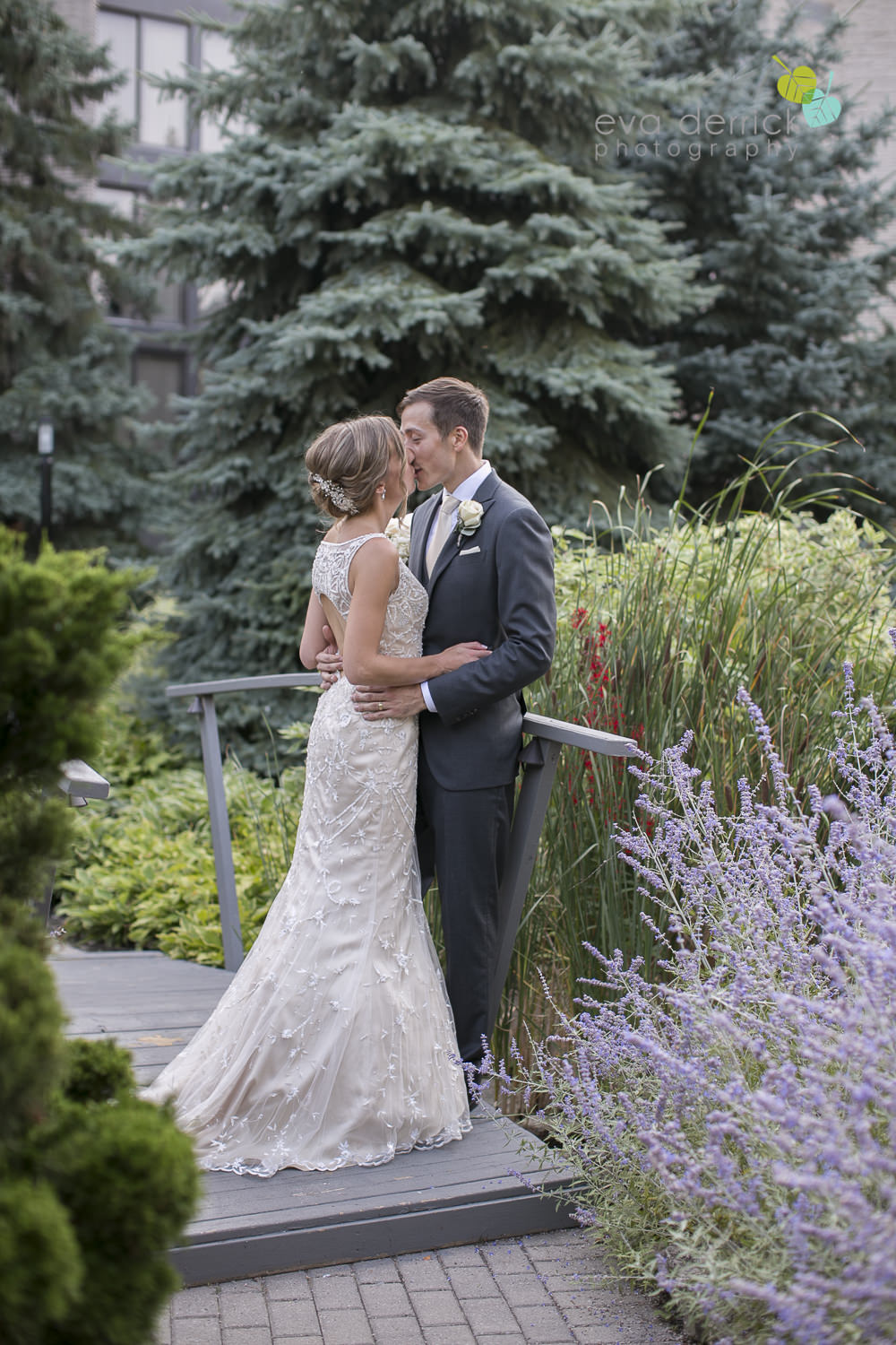 Niagara-on-the-Lake-Wedding-Photographer-White-Oaks-Resort-Spa-Niagara-Weddings-photography-by-Eva-Derrick-Photography-044.JPG