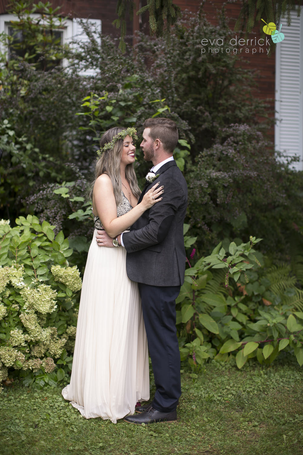 Honsberger-Estate-Wedding-Photographer-Niagara-Weddings-photography-by-Eva-Derrick-Photography-057.JPG